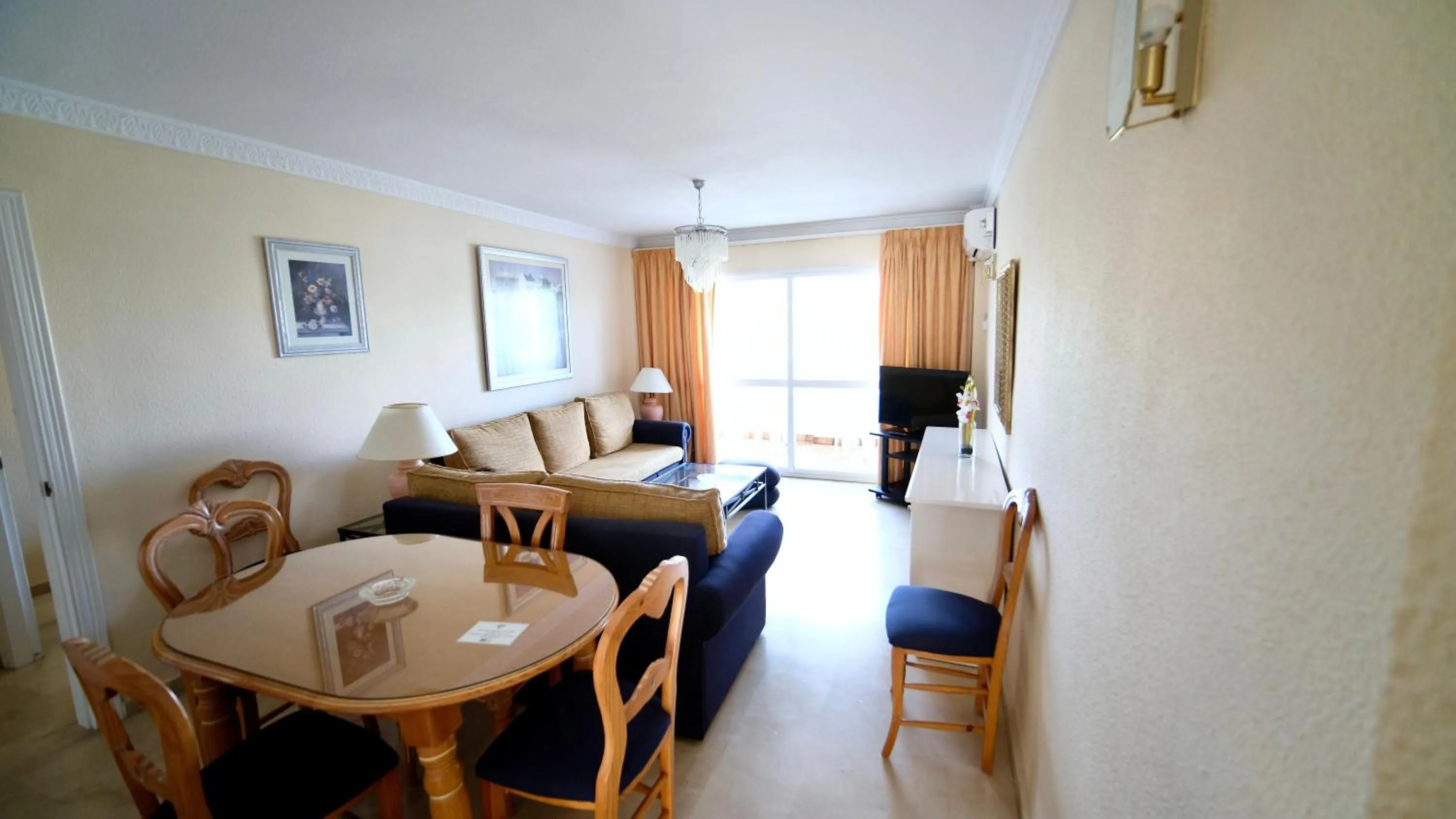 Dining area in Playa Real