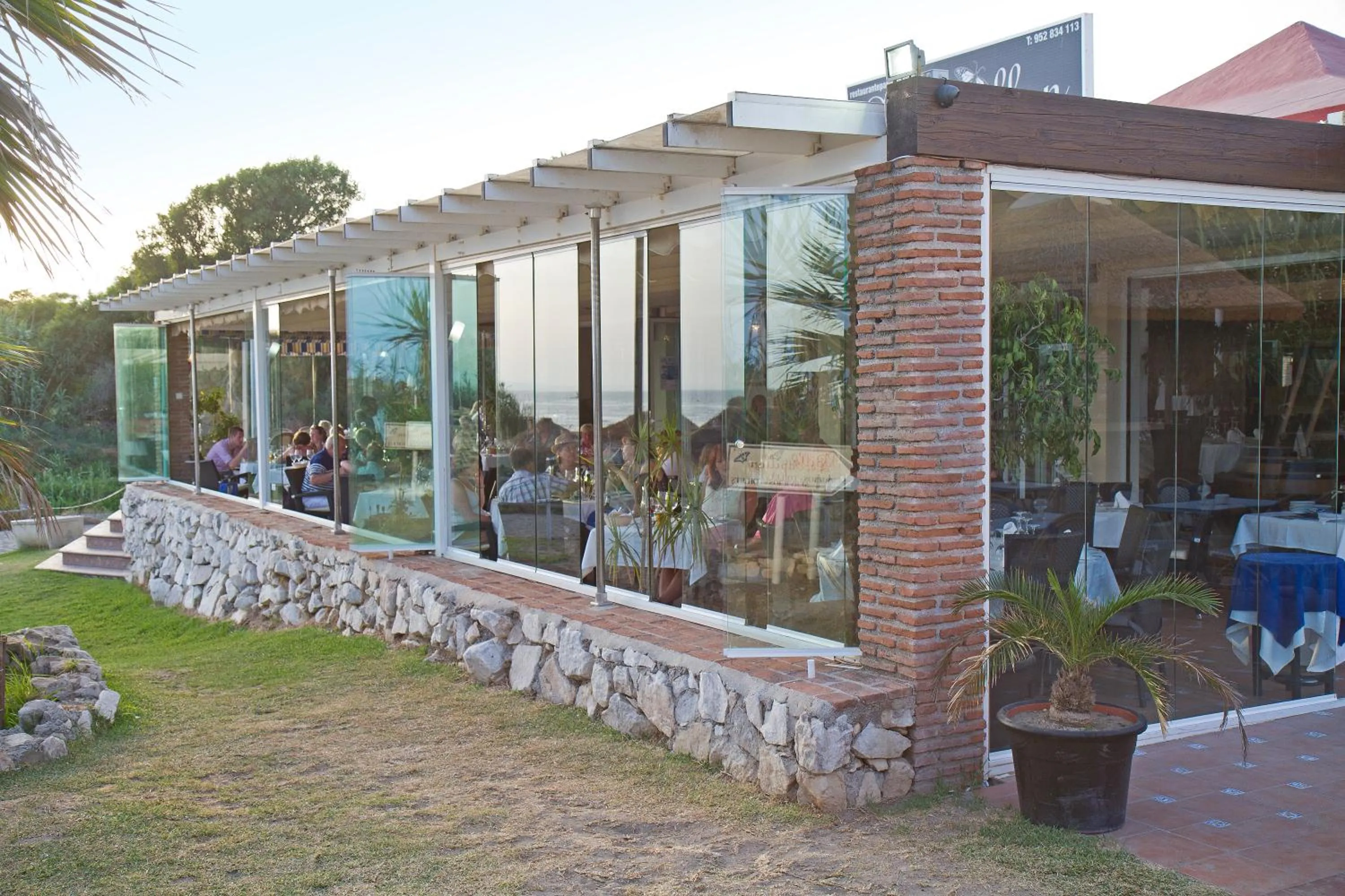 Restaurant/places to eat in Playa Real