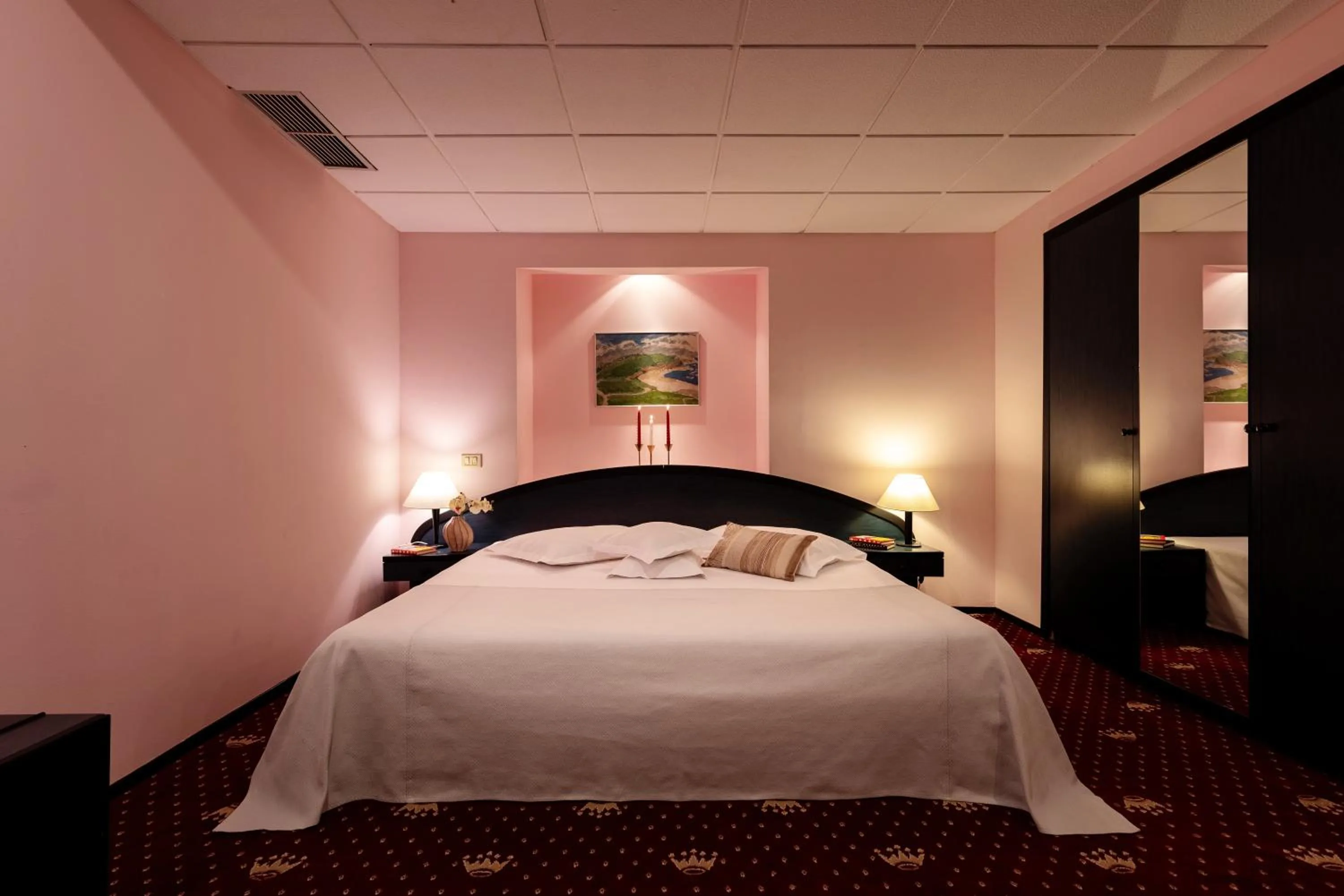 Bed in Hotel Mara