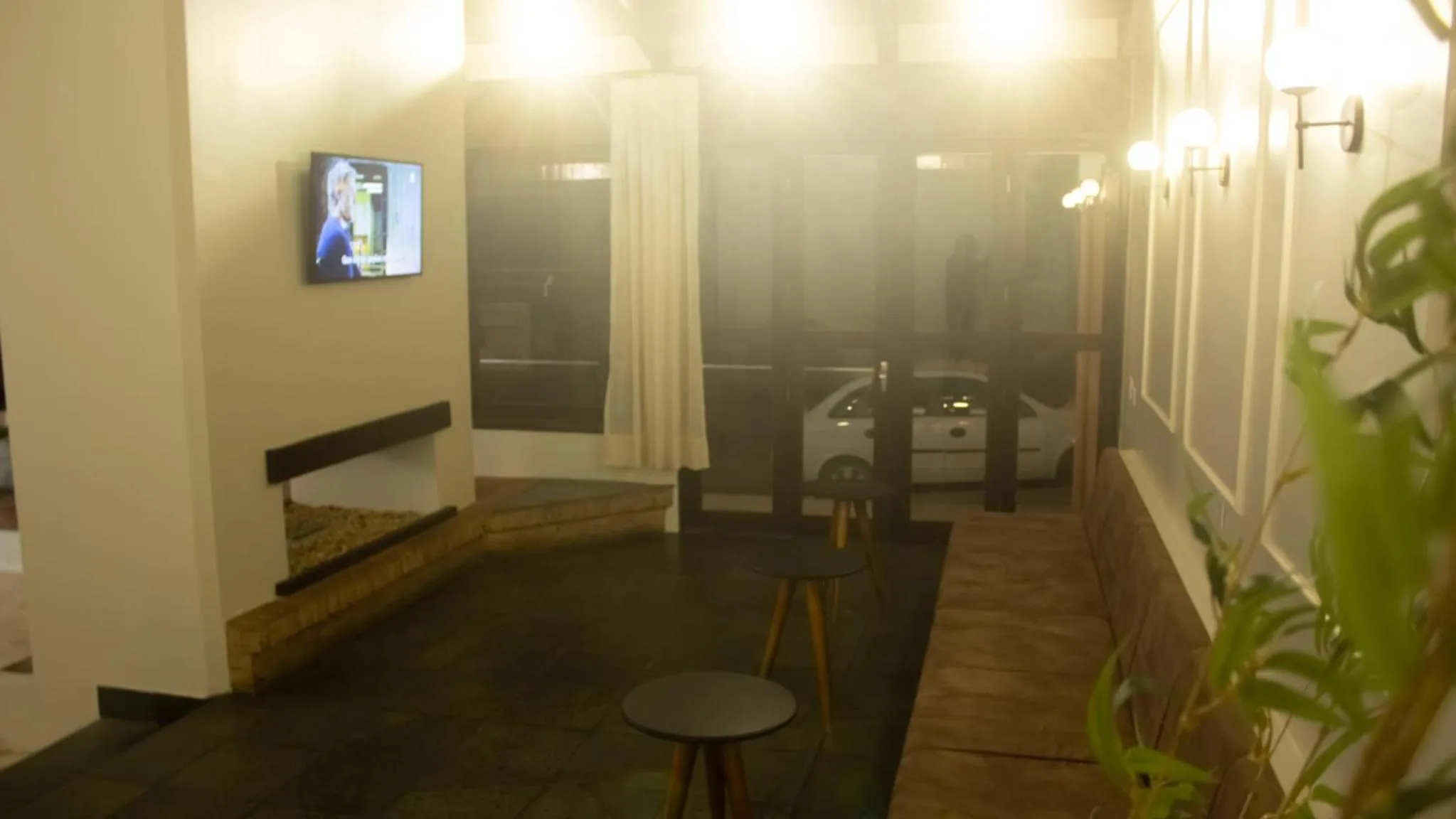 Living room, Bed in Essência Hotel Francisco Beltrão