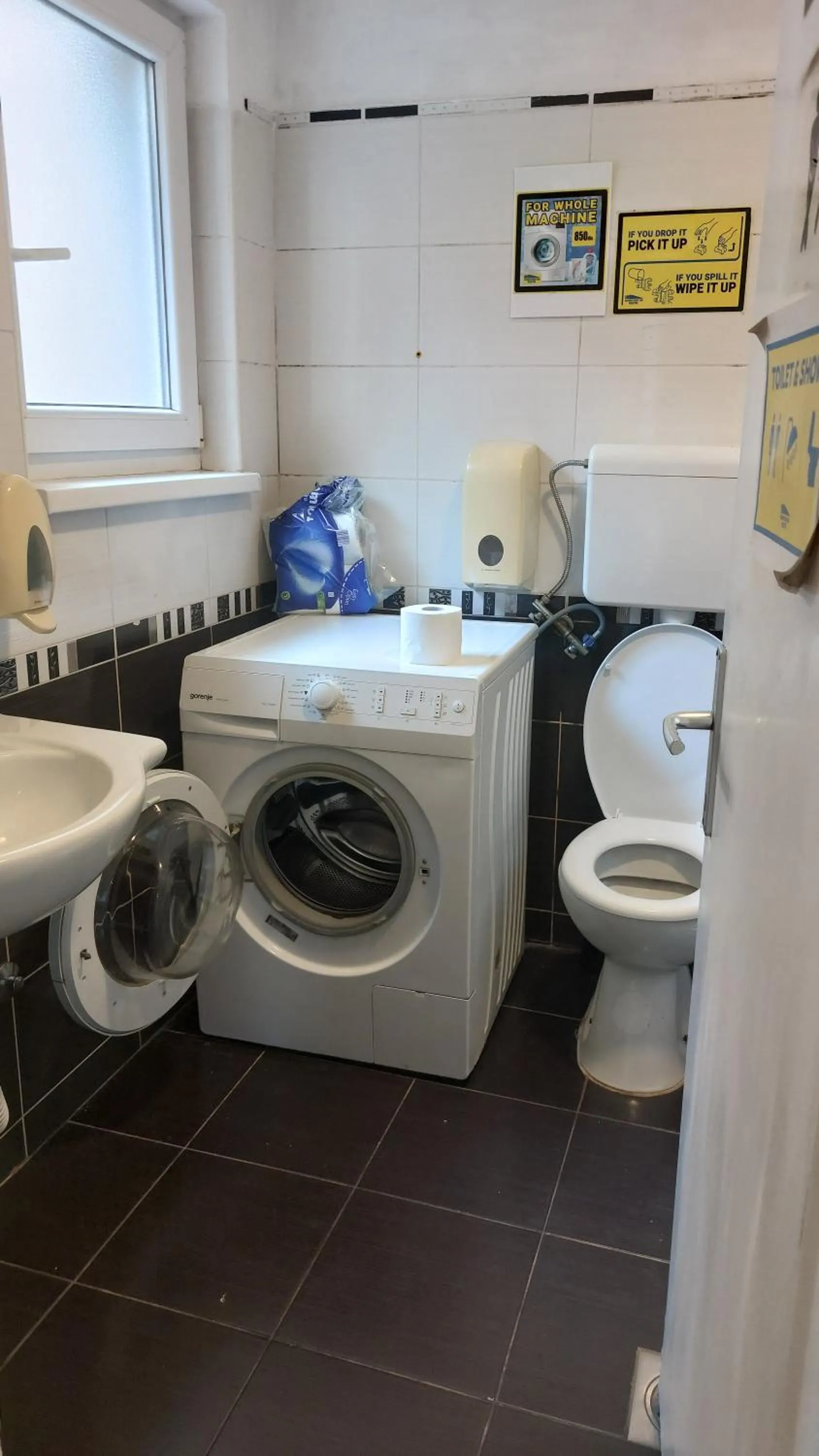 Double Room with Shared Bathroom in Hostel Inn Downtown