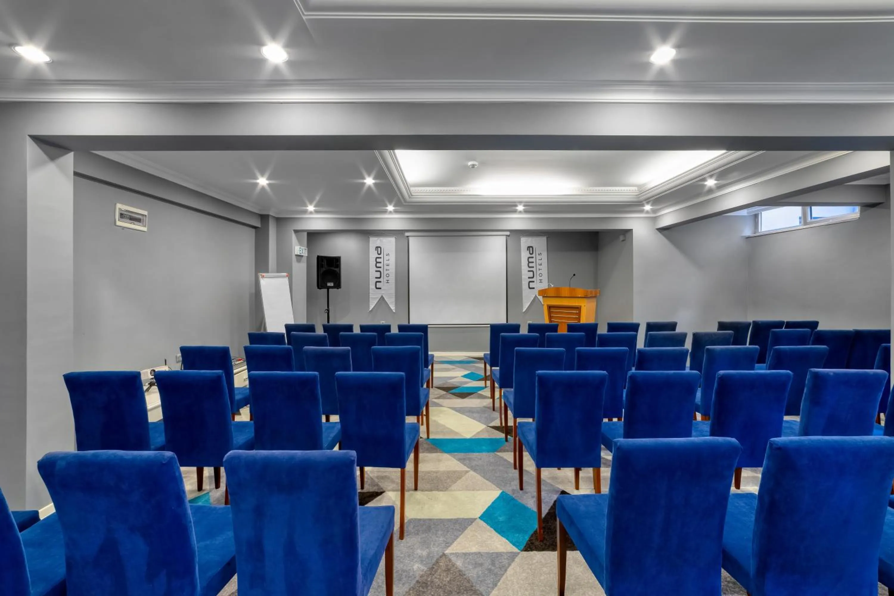Meeting/conference room in Numa Port Hotel