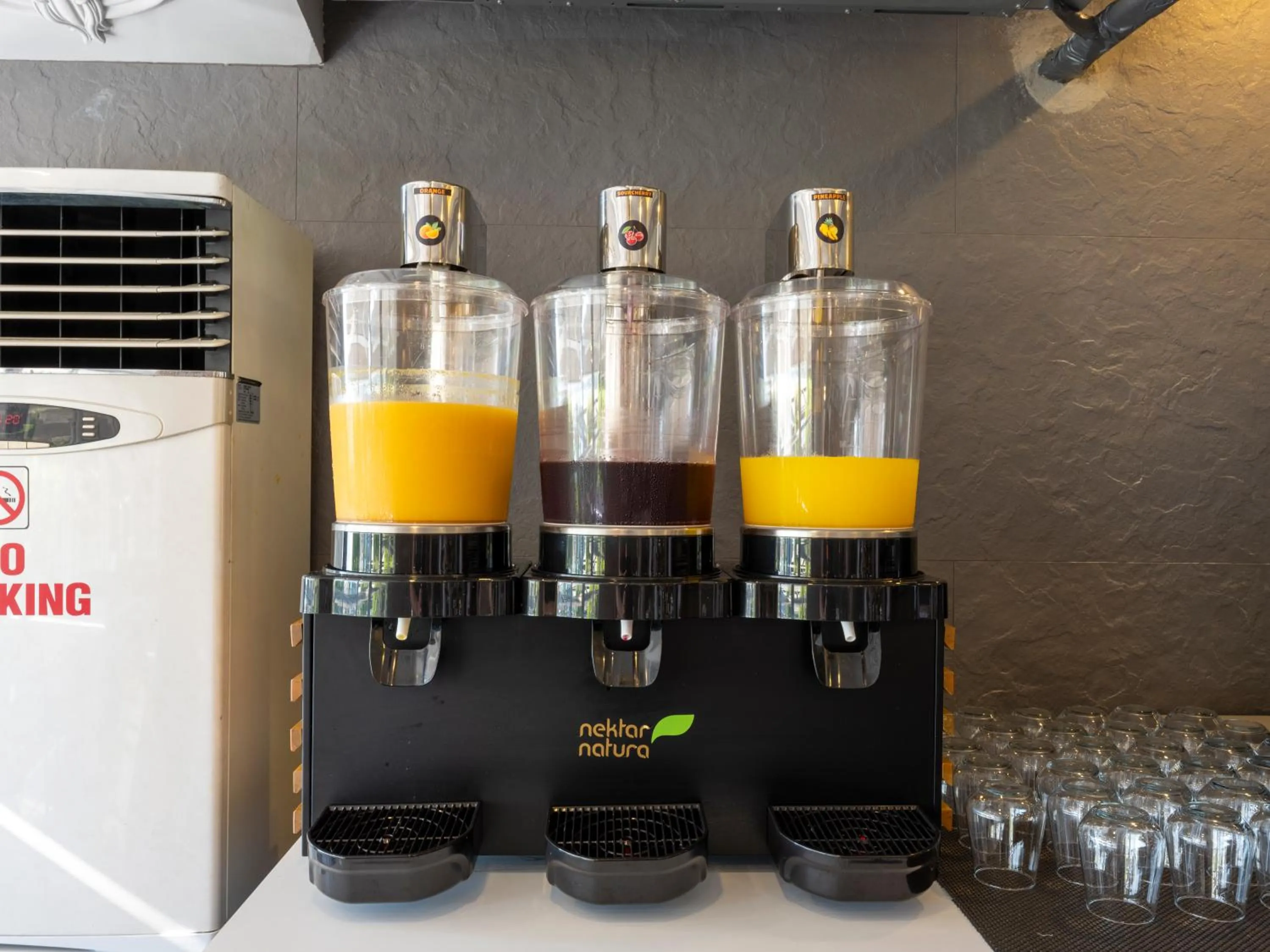 Food and drinks in Numa Port Hotel