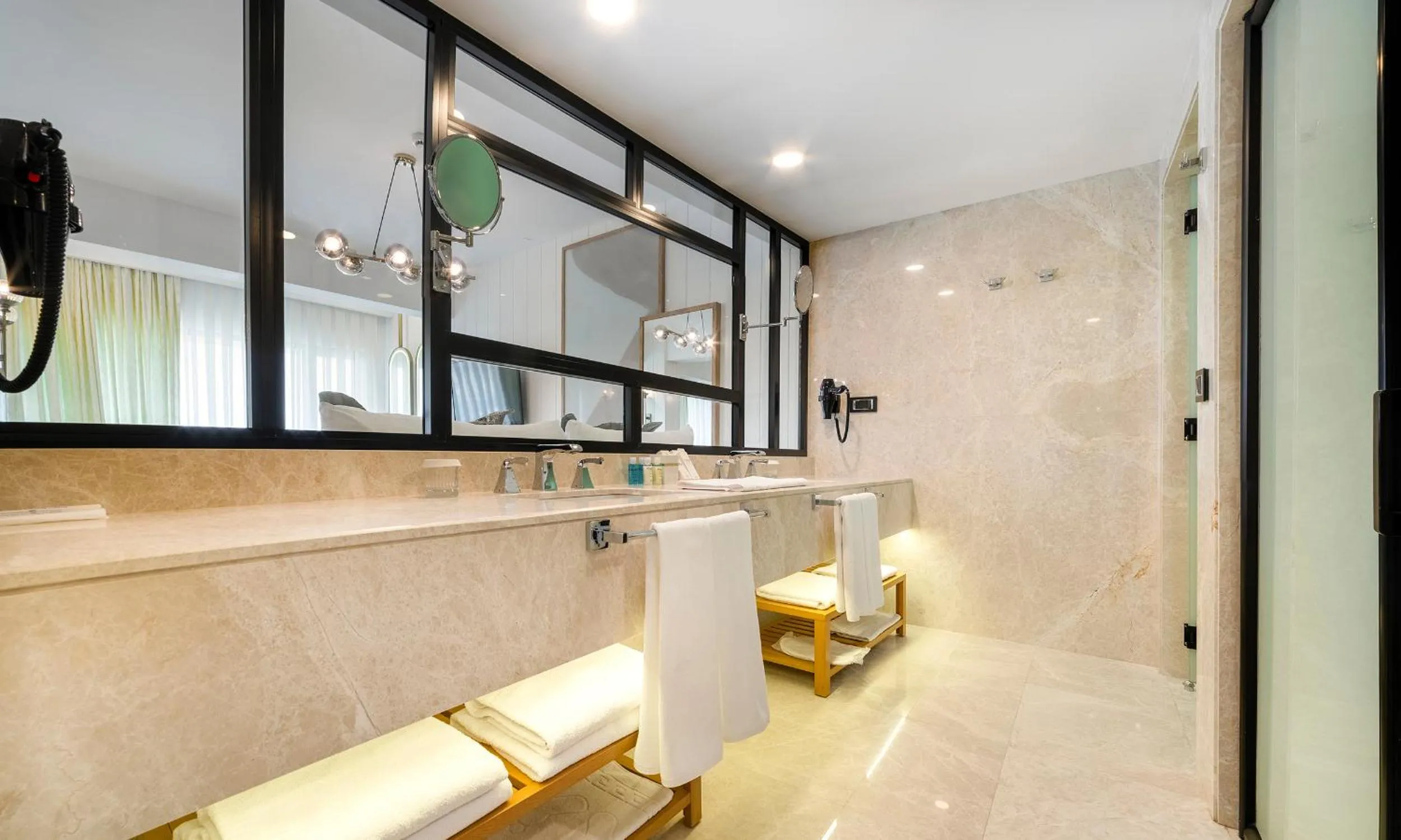 Bathroom in Numa Port Hotel