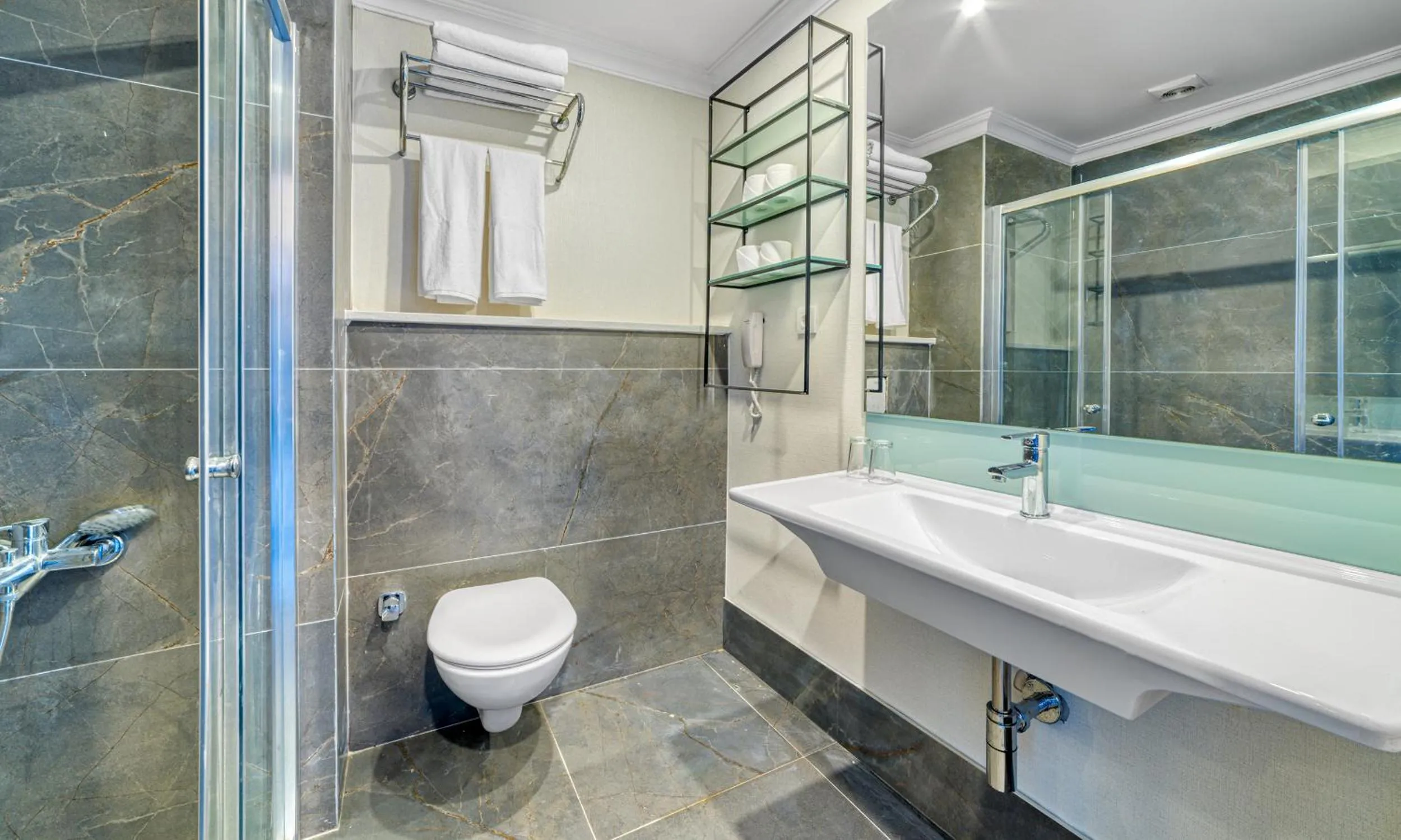 Toilet in Numa Port Hotel