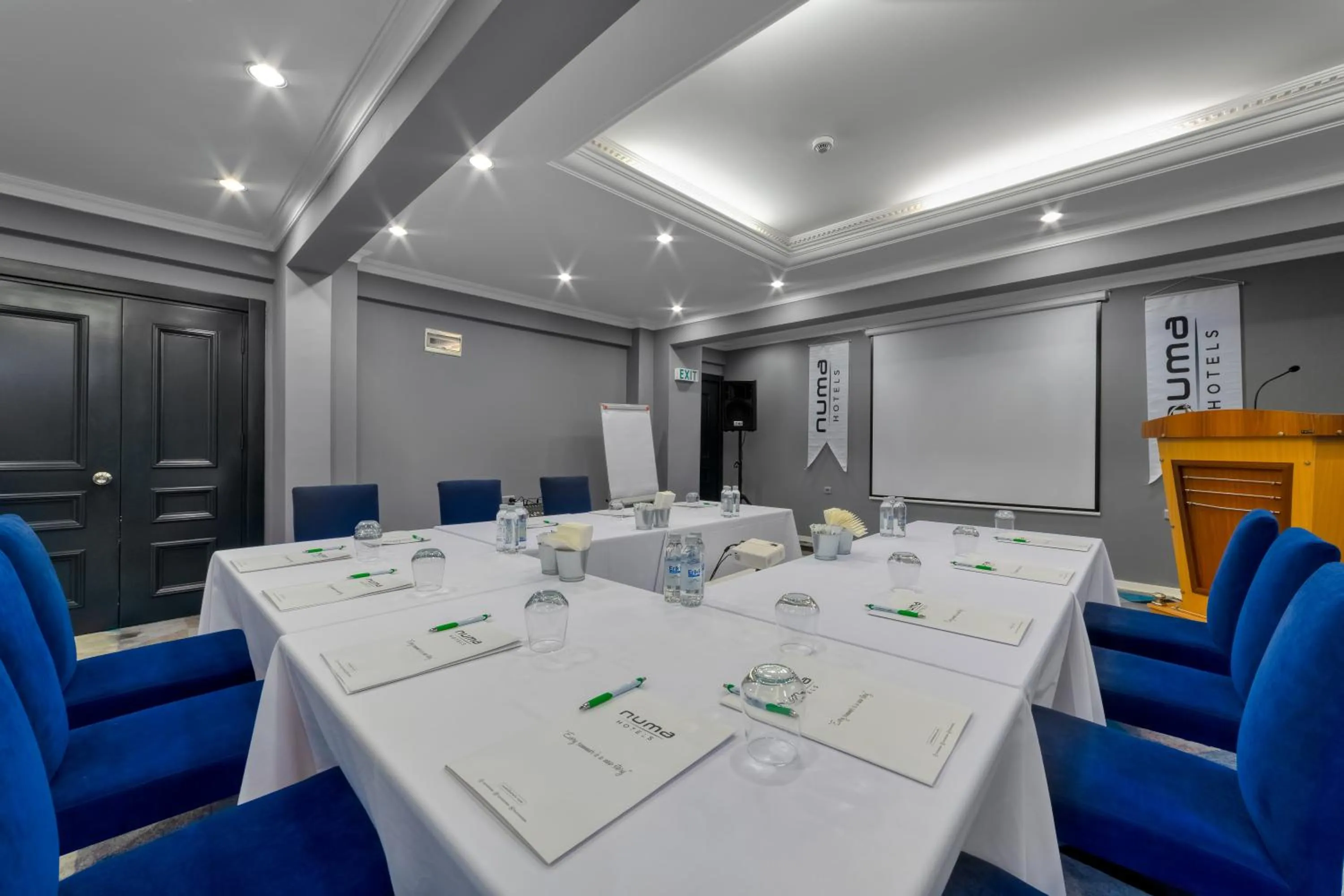 Meeting/conference room in Numa Port Hotel