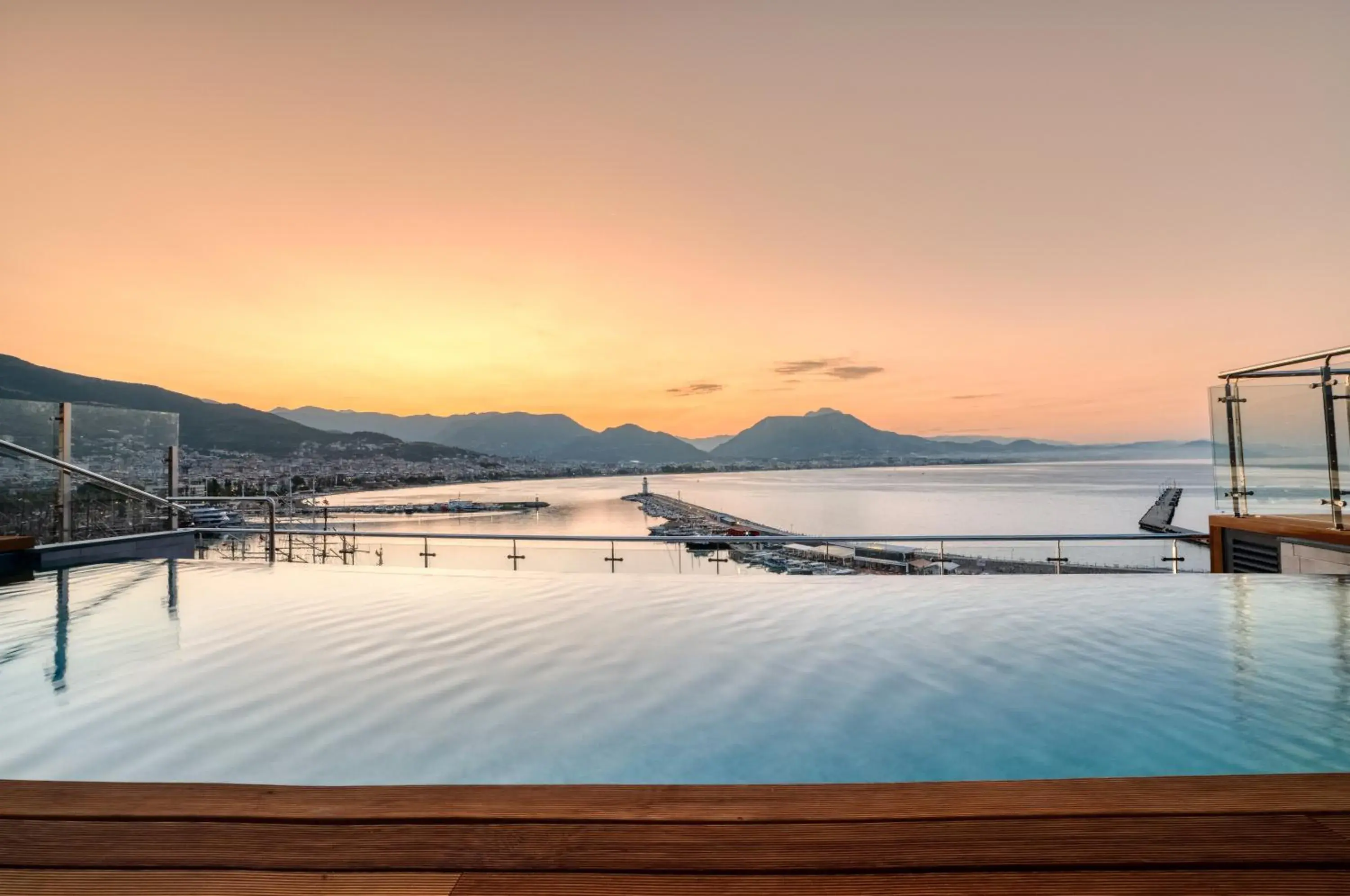 Swimming pool in Numa Port Hotel Swimming pool in Numa Port Hotel