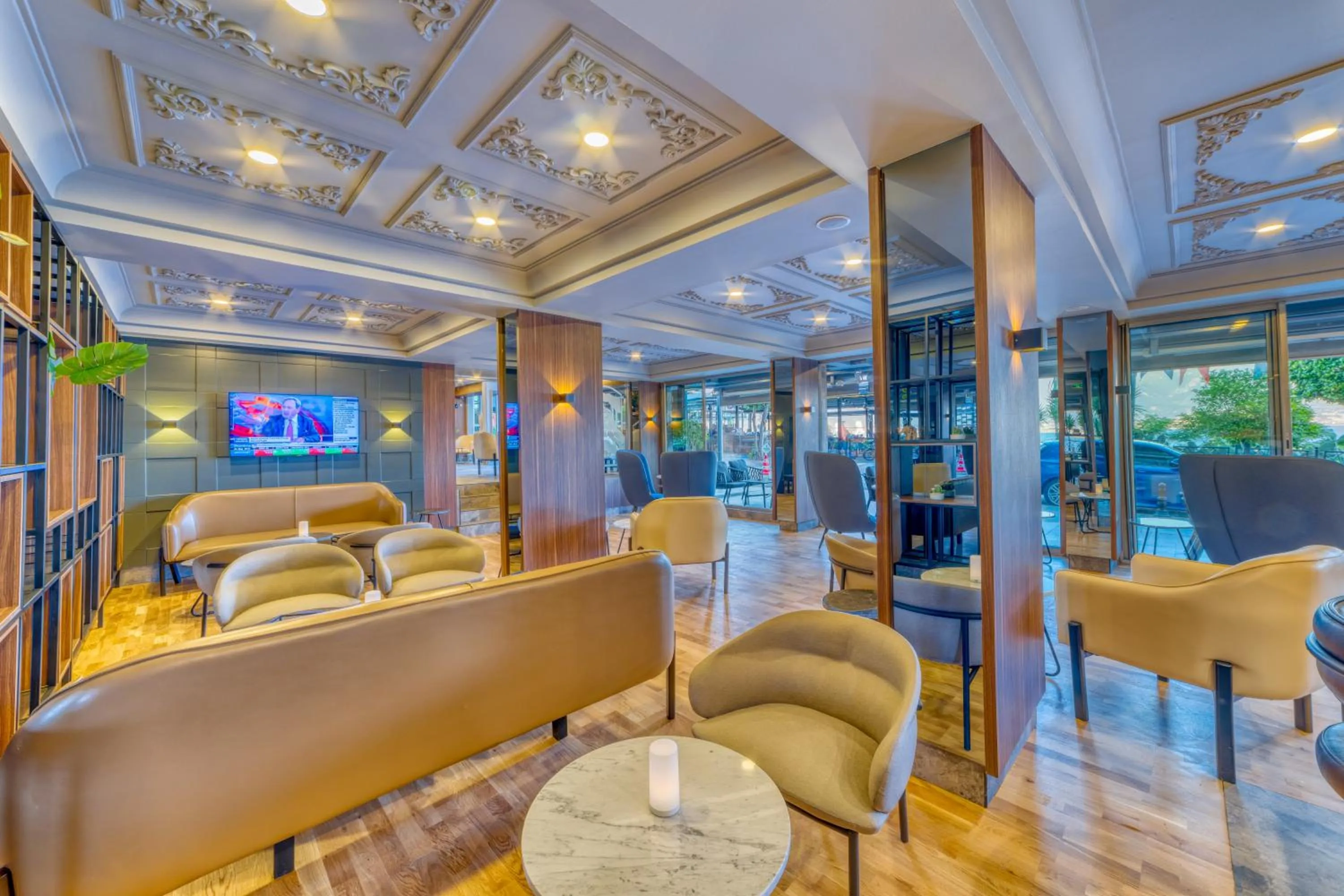 TV and multimedia in Numa Port Hotel