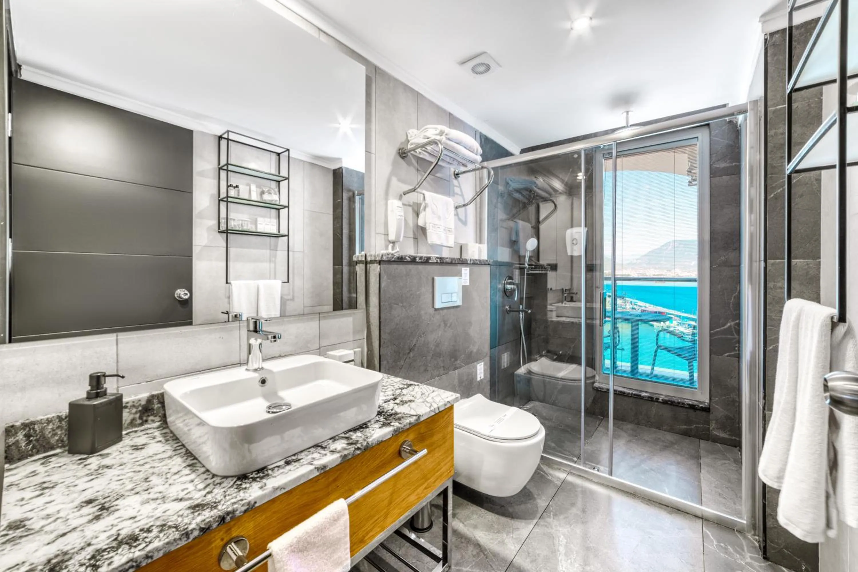 Bathroom in Numa Port Hotel