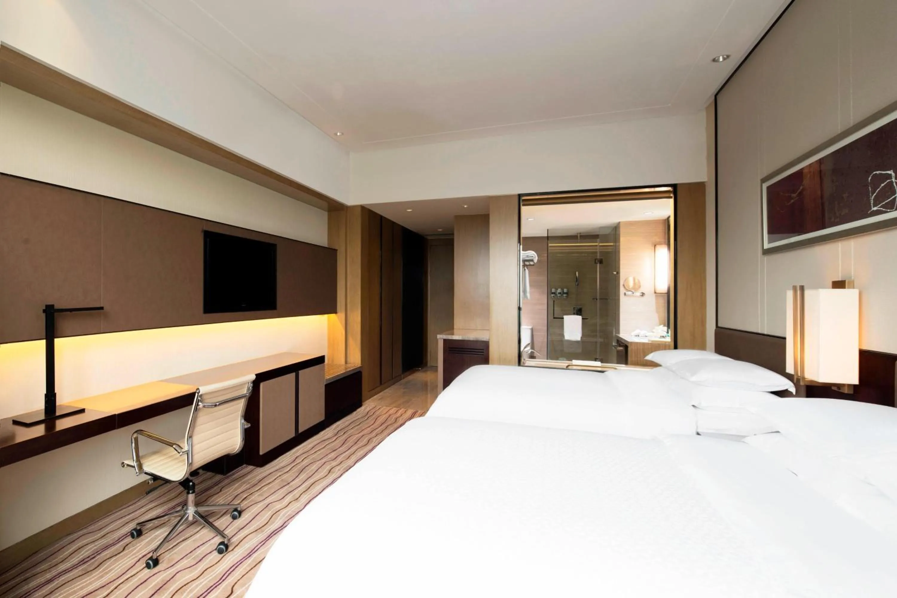 Photo of the whole room, Bed in Four Points by Sheraton Hefei Shushan