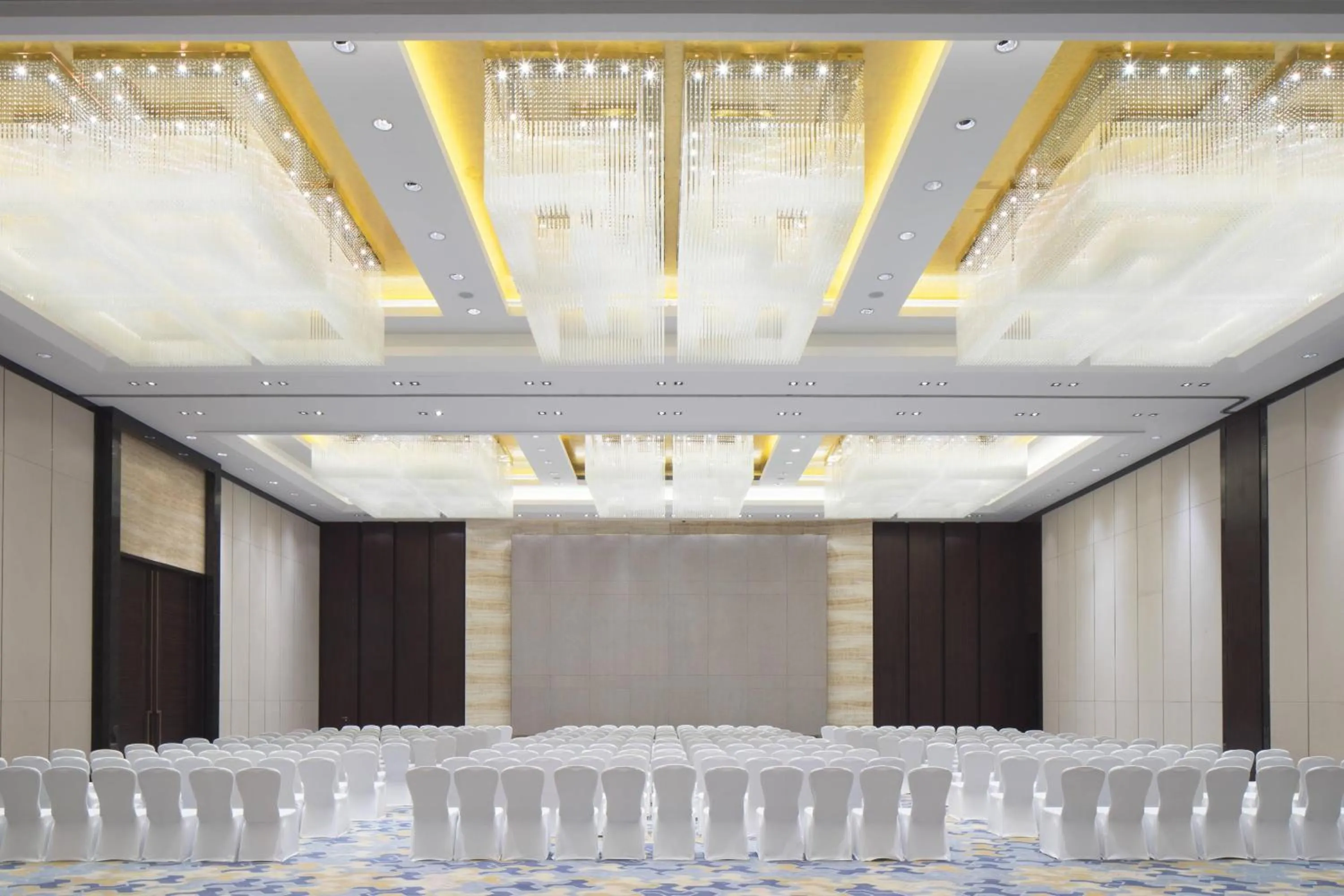 Meeting/conference room in Four Points by Sheraton Hefei Shushan