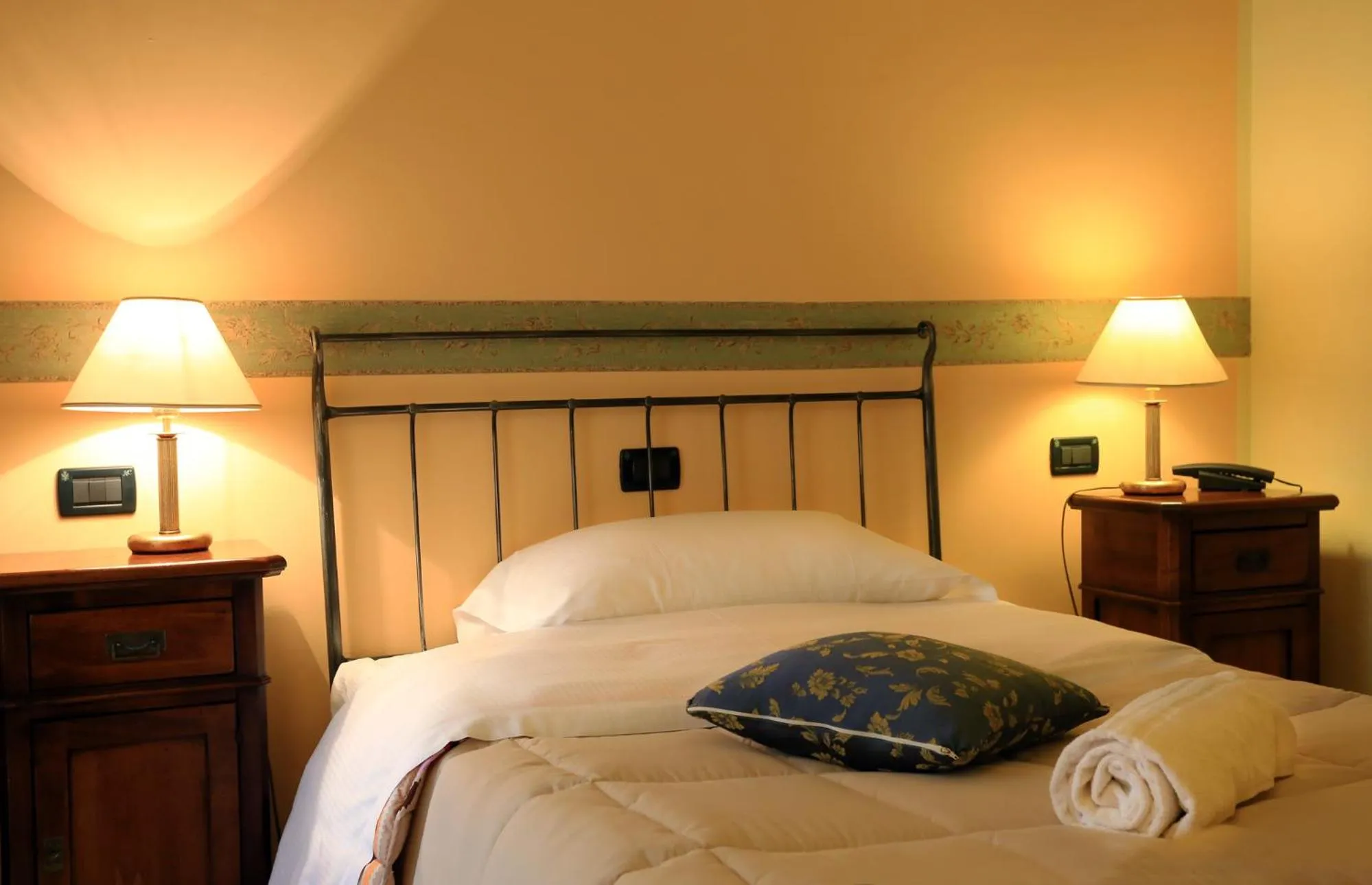 Photo of the whole room, Bed in Hotel L'Aquila