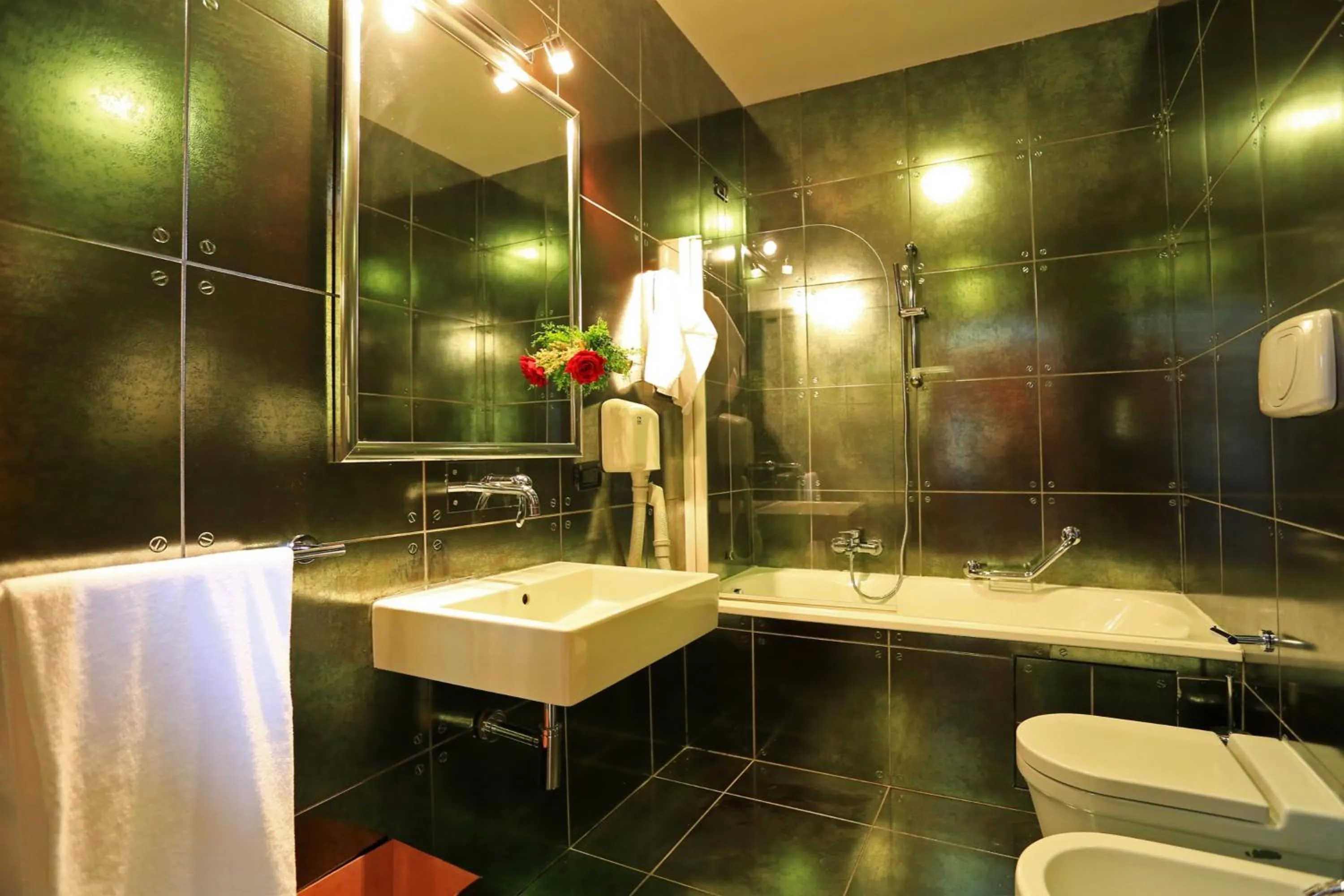 Bathroom in Hotel L'Aquila