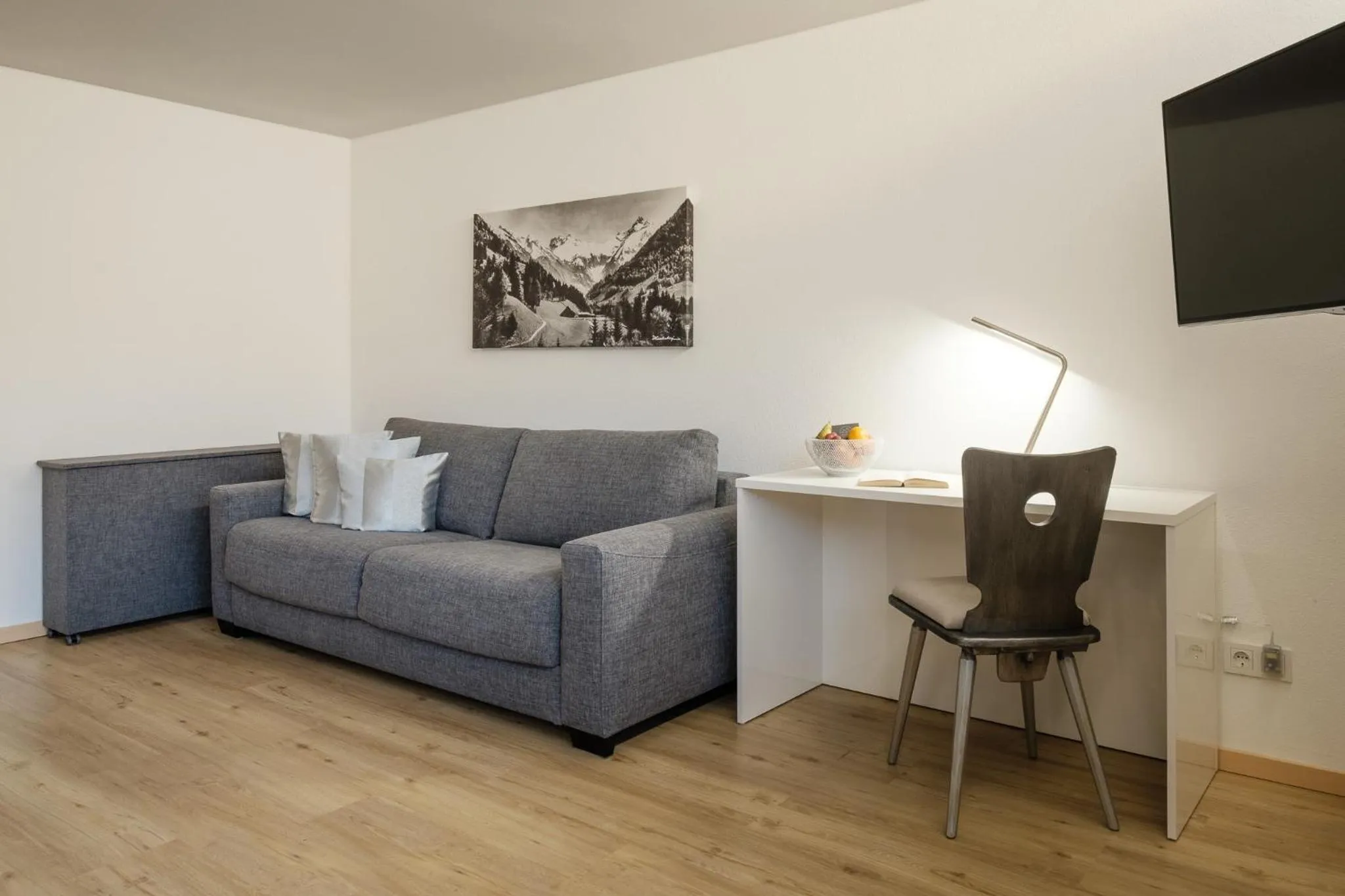 Photo of the whole room in bichl 761