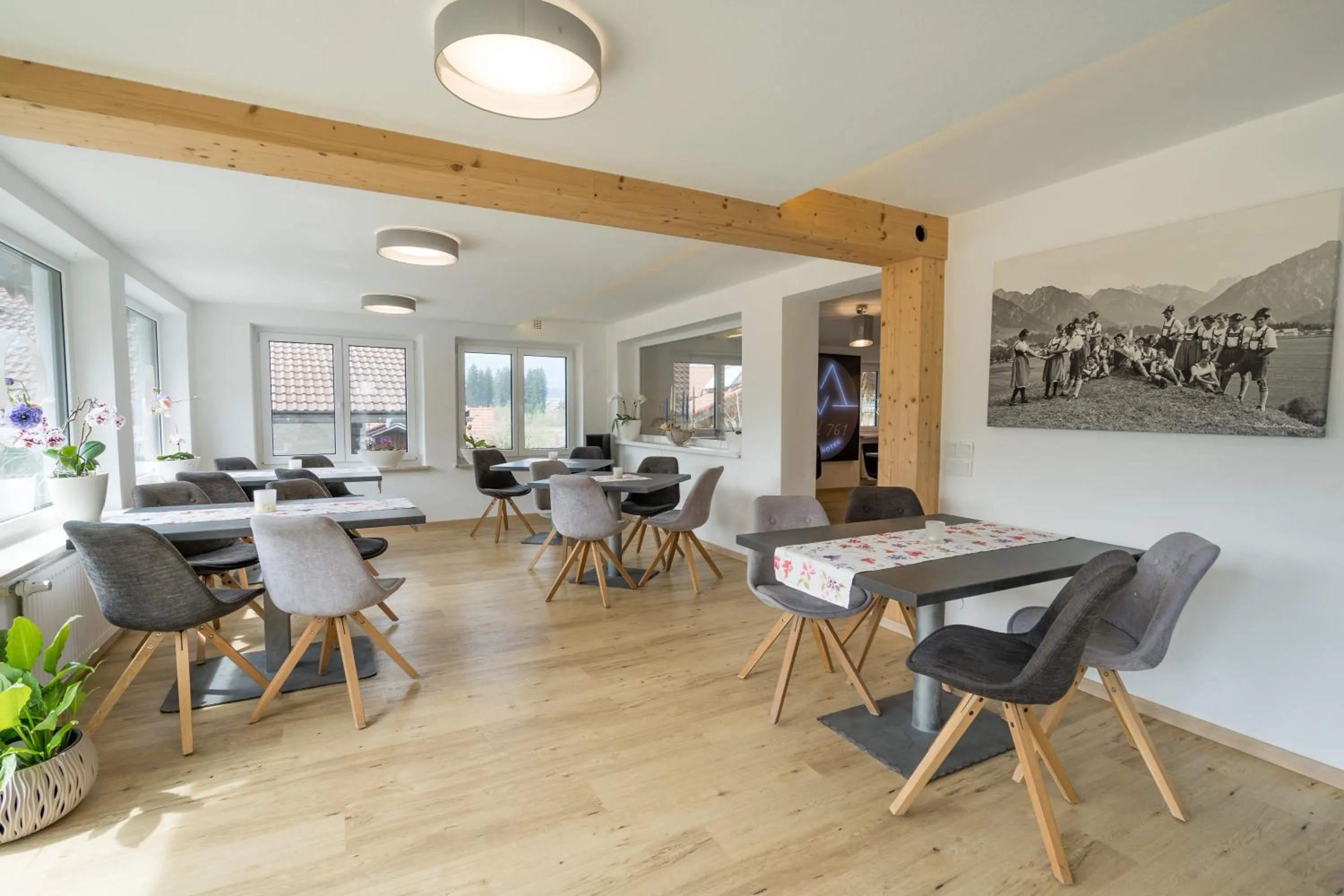 Communal lounge/ TV room in bichl 761