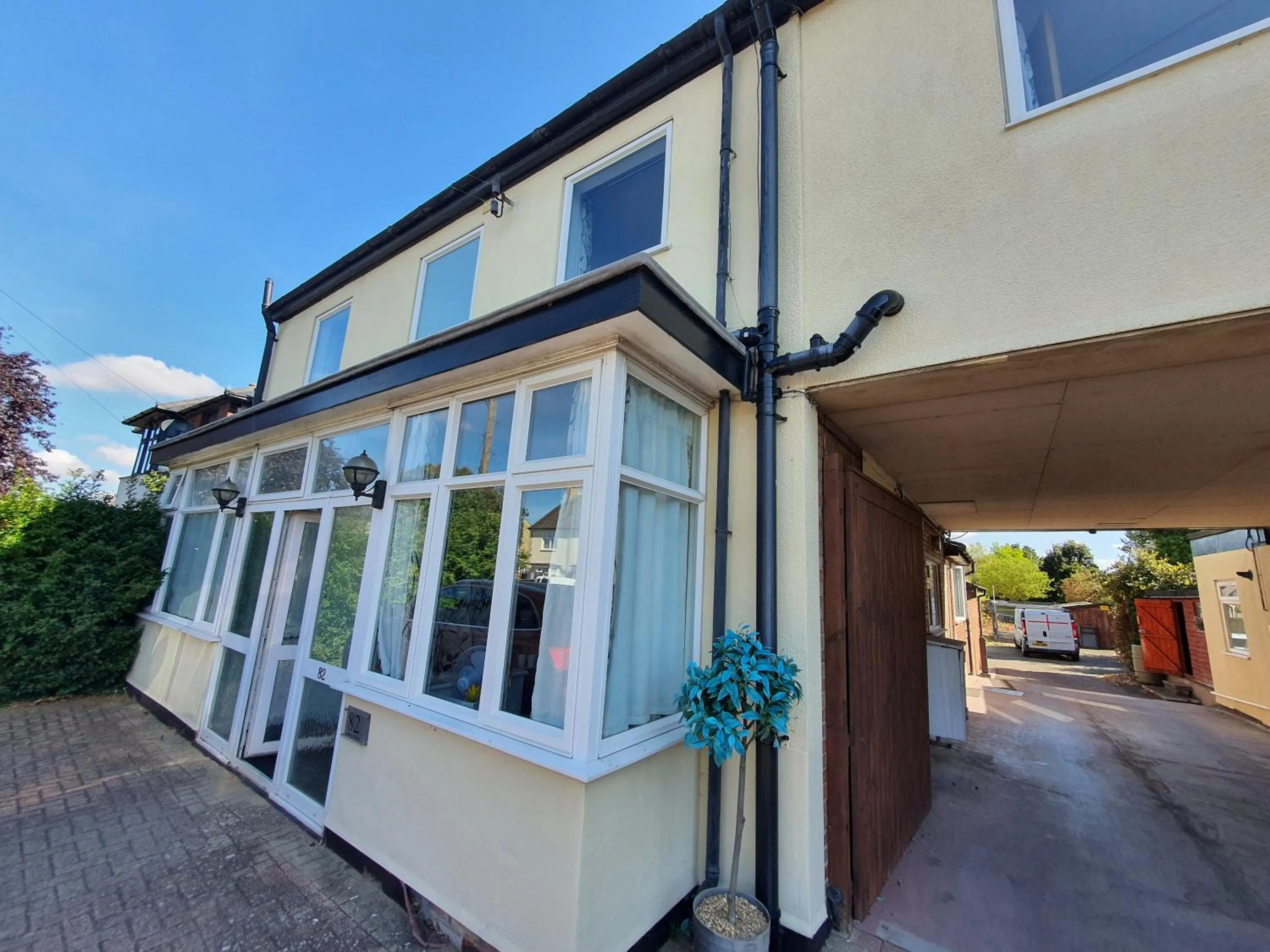 Property building in North Cambridge Guesthouse by Payman Club