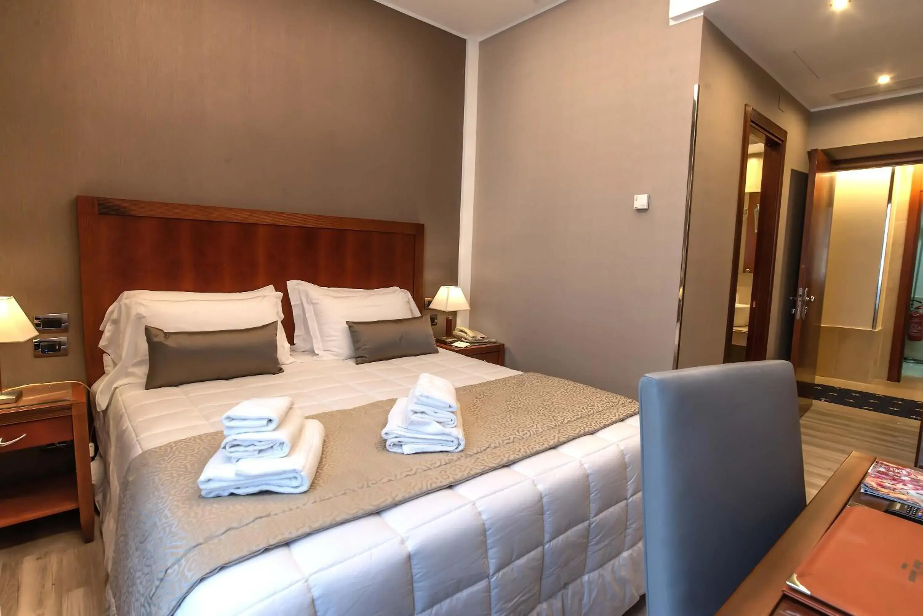 Bed in Hotel Genova Bed in Hotel Genova