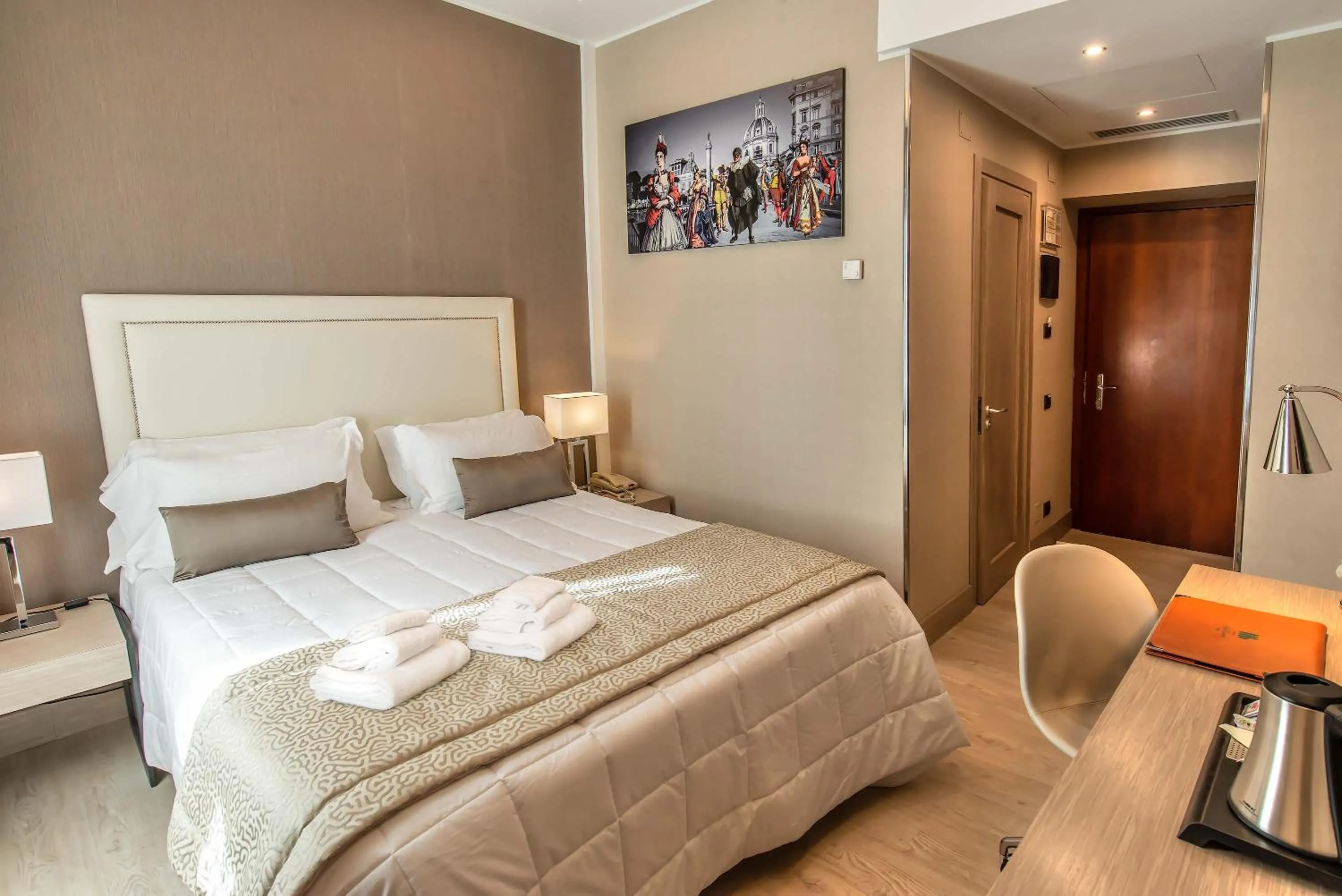 Photo of the whole room, Bed in Hotel Genova