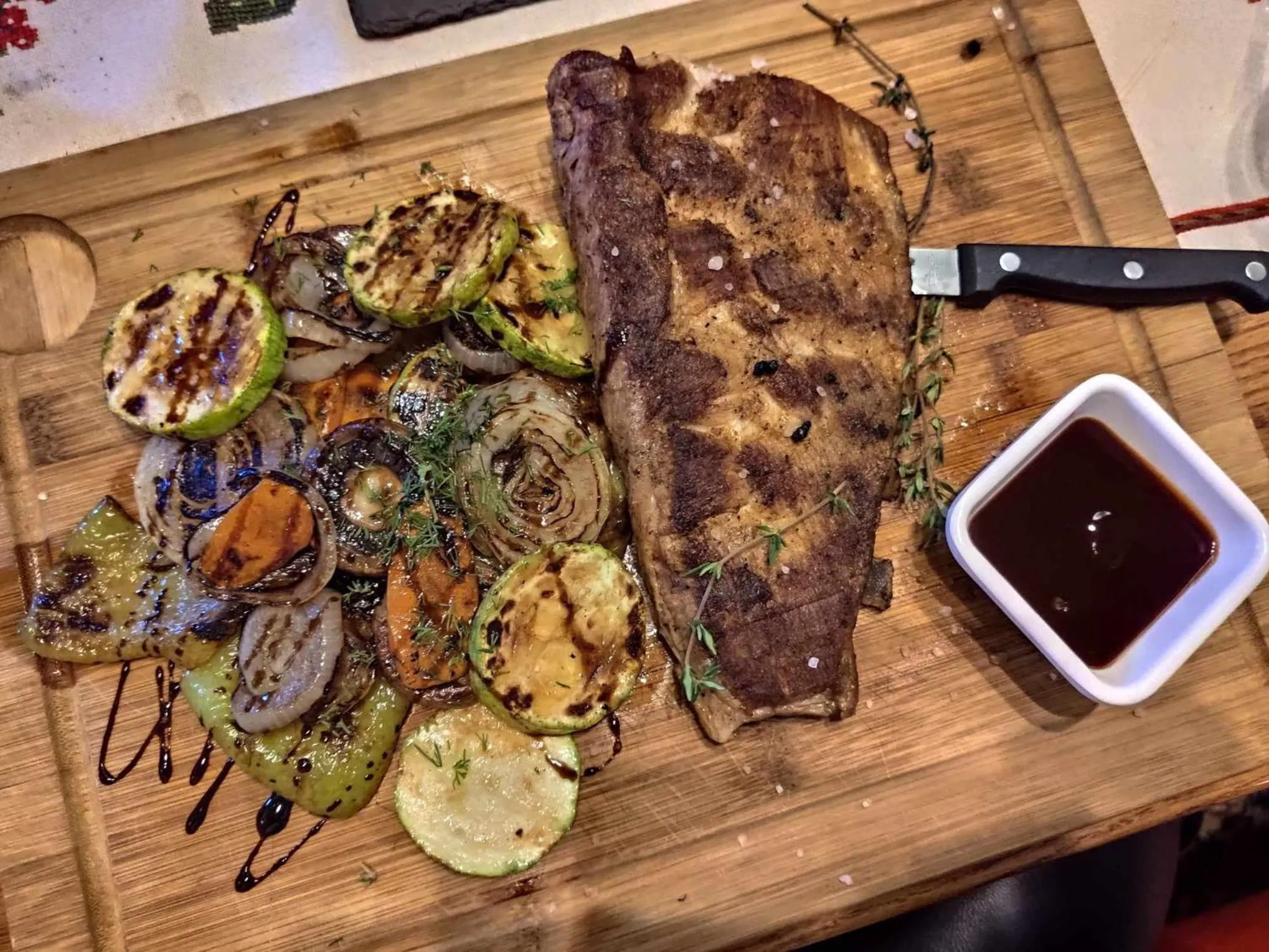 Restaurant/places to eat in Spider House Aparthotel