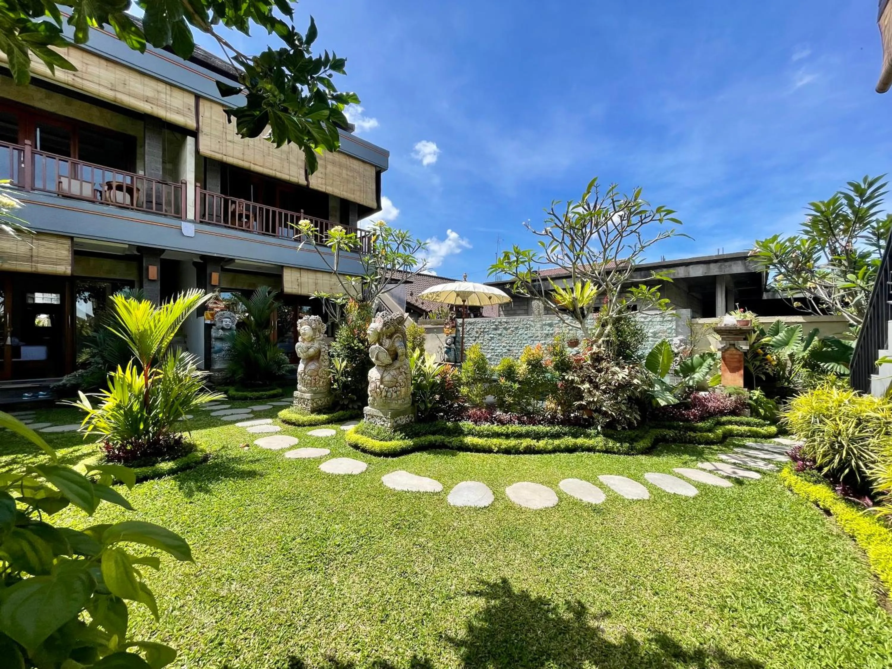 Property building in Sari Murni