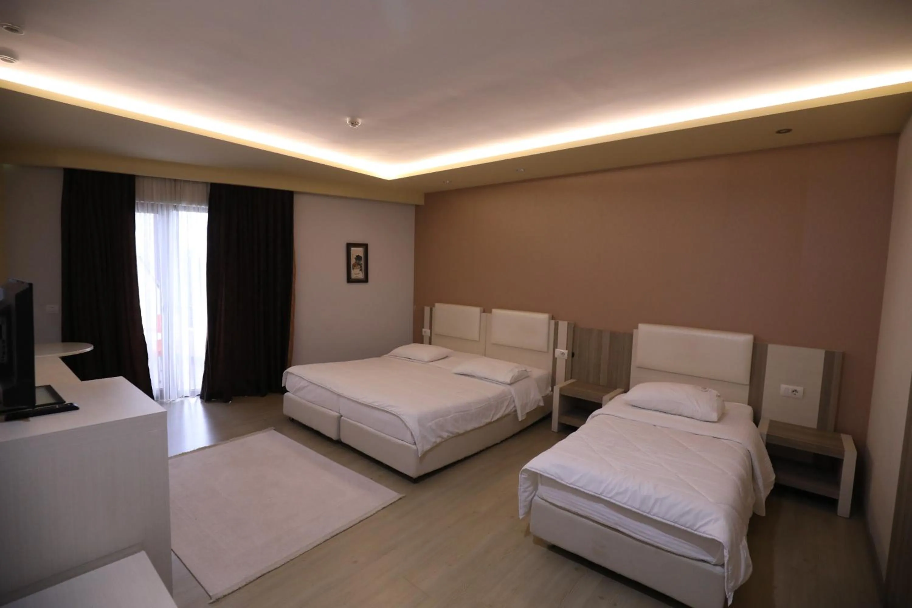 Bedroom, Bed in Hotel 1 Maji