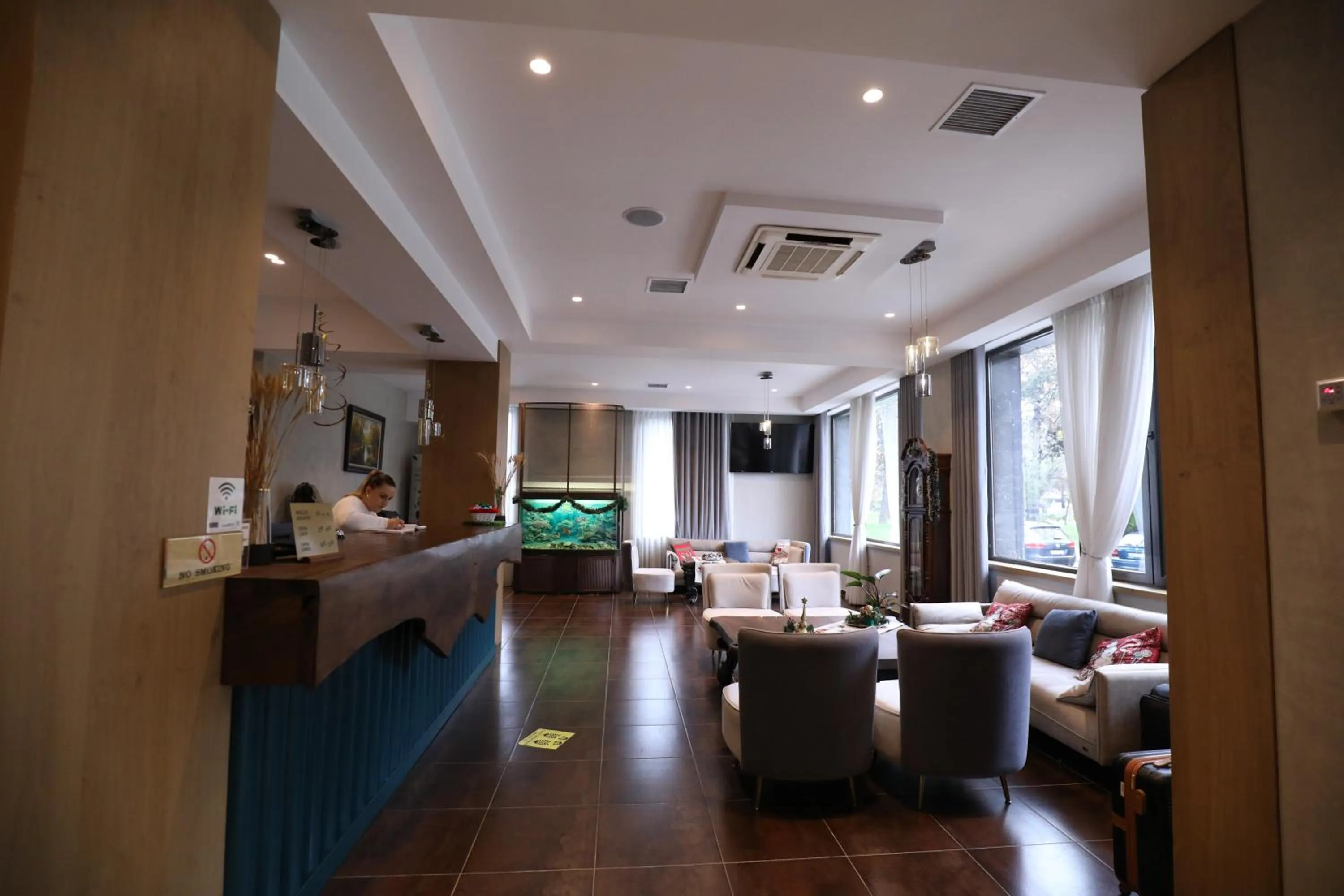 TV and multimedia in Hotel 1 Maji