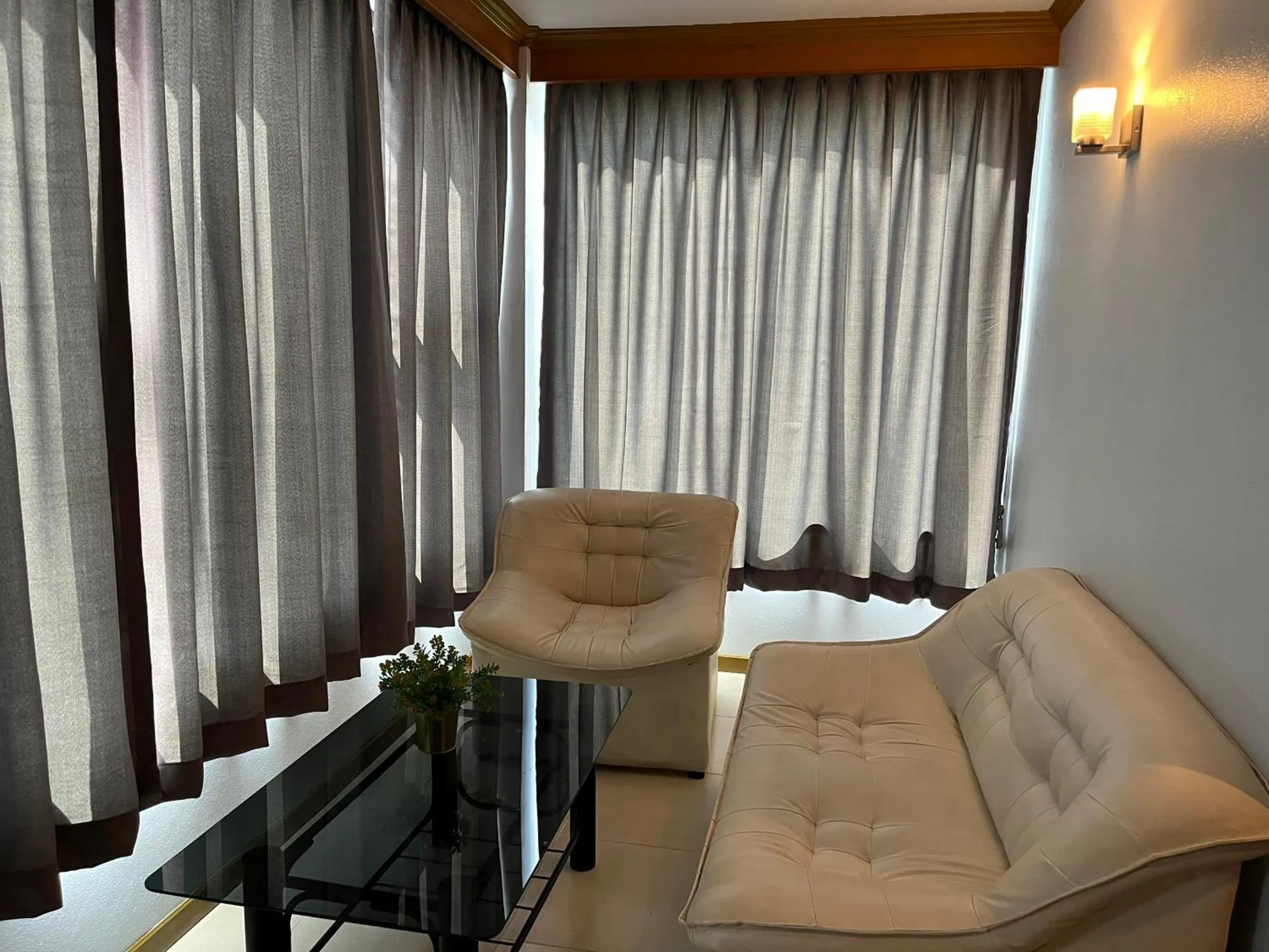 Naraigrand Hotel (โรงแรมนารายณ์แกรนด์)