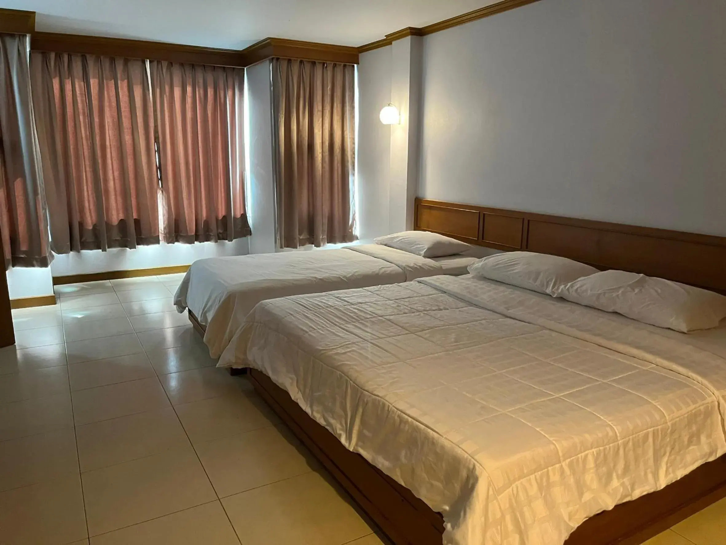 Bed in Naraigrand Hotel (โรงแรมนารายณ์แกรนด์) Bed in Naraigrand Hotel (โรงแรมนารายณ์แกรนด์)