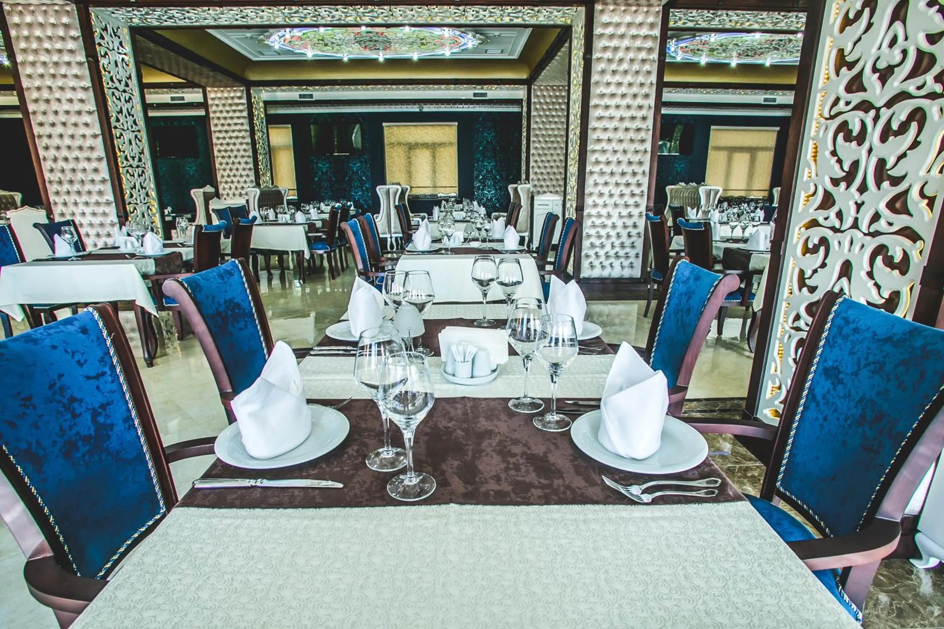 Restaurant/places to eat in Emerald Hotel Baku