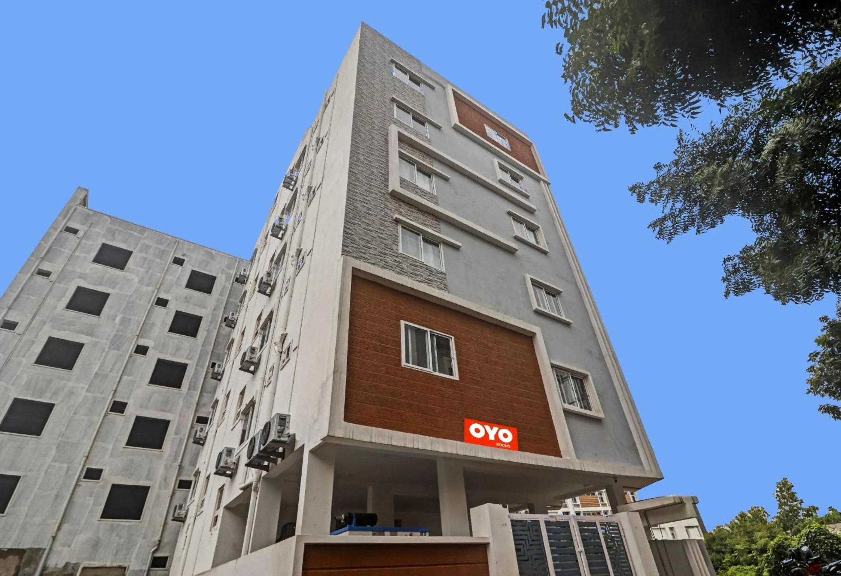 Facade/entrance in Super Hotel O Qualia Pride Financial District