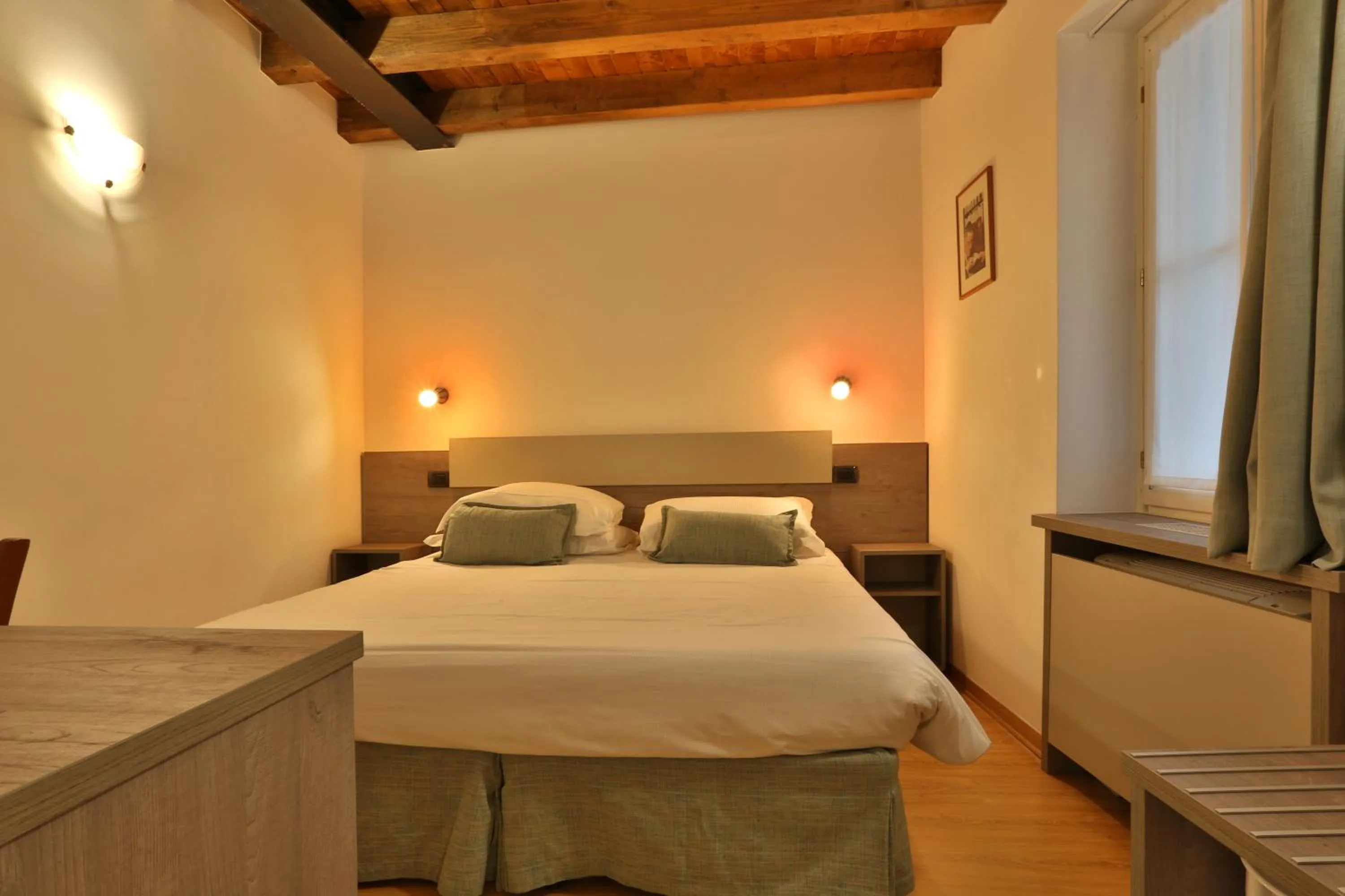 Bedroom, Bed in Hotel James Joyce