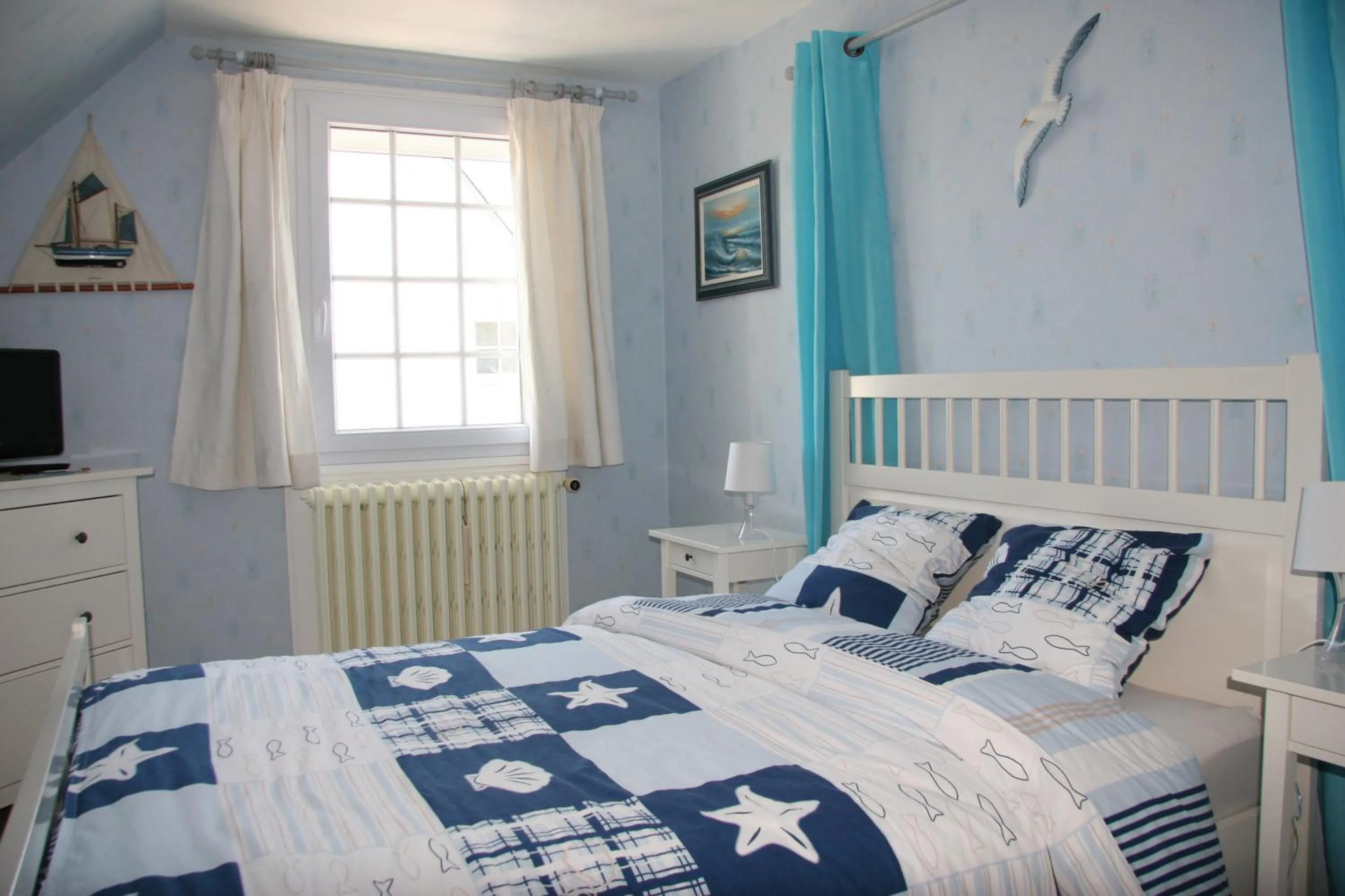 Bedroom, Bed in Asphodèle