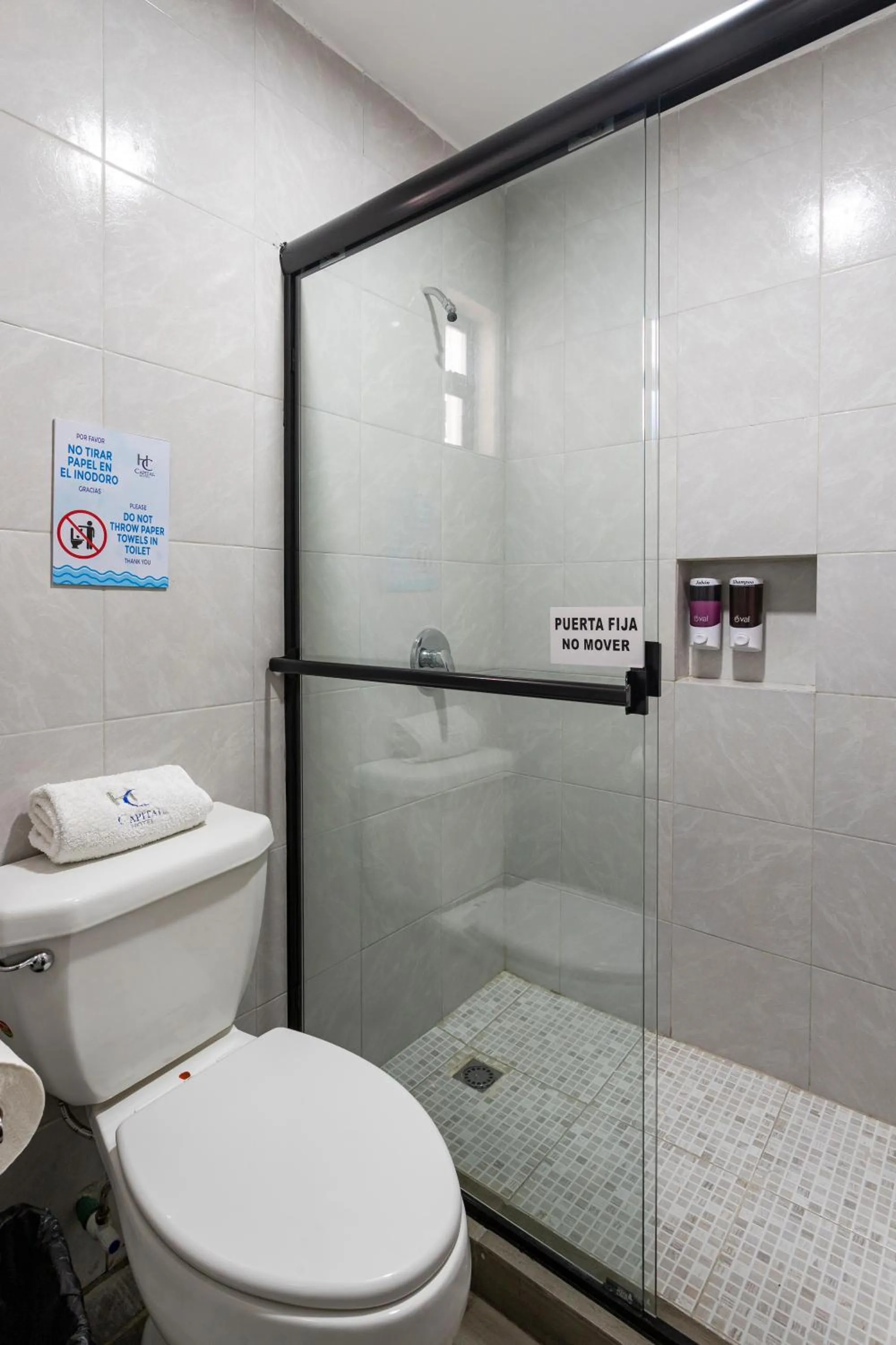 Shower in Capital Hotel Saltillo