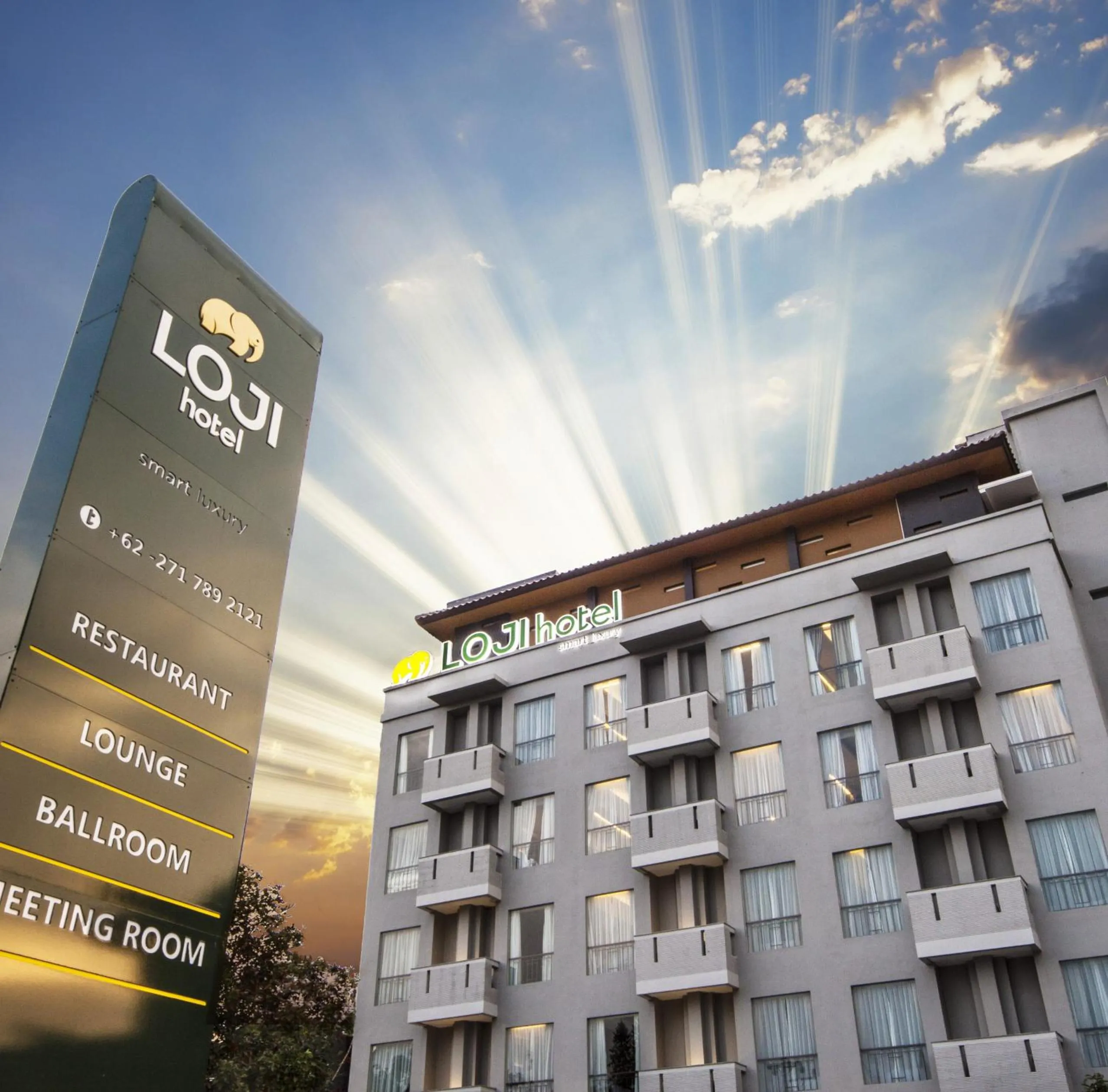 Facade/entrance in Loji Hotel