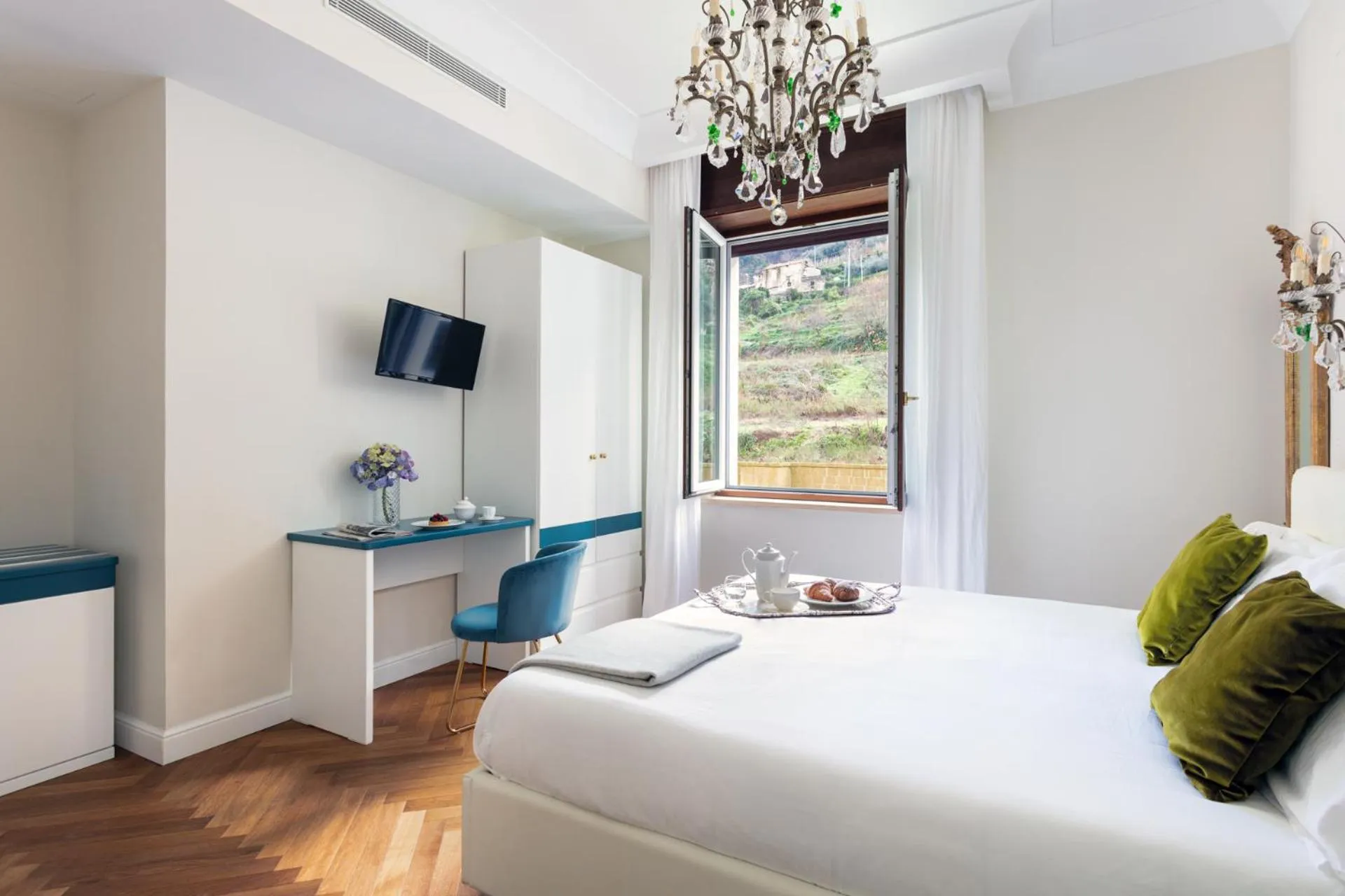 Bed in Experience Boutique Hotel - Villa Cimmino