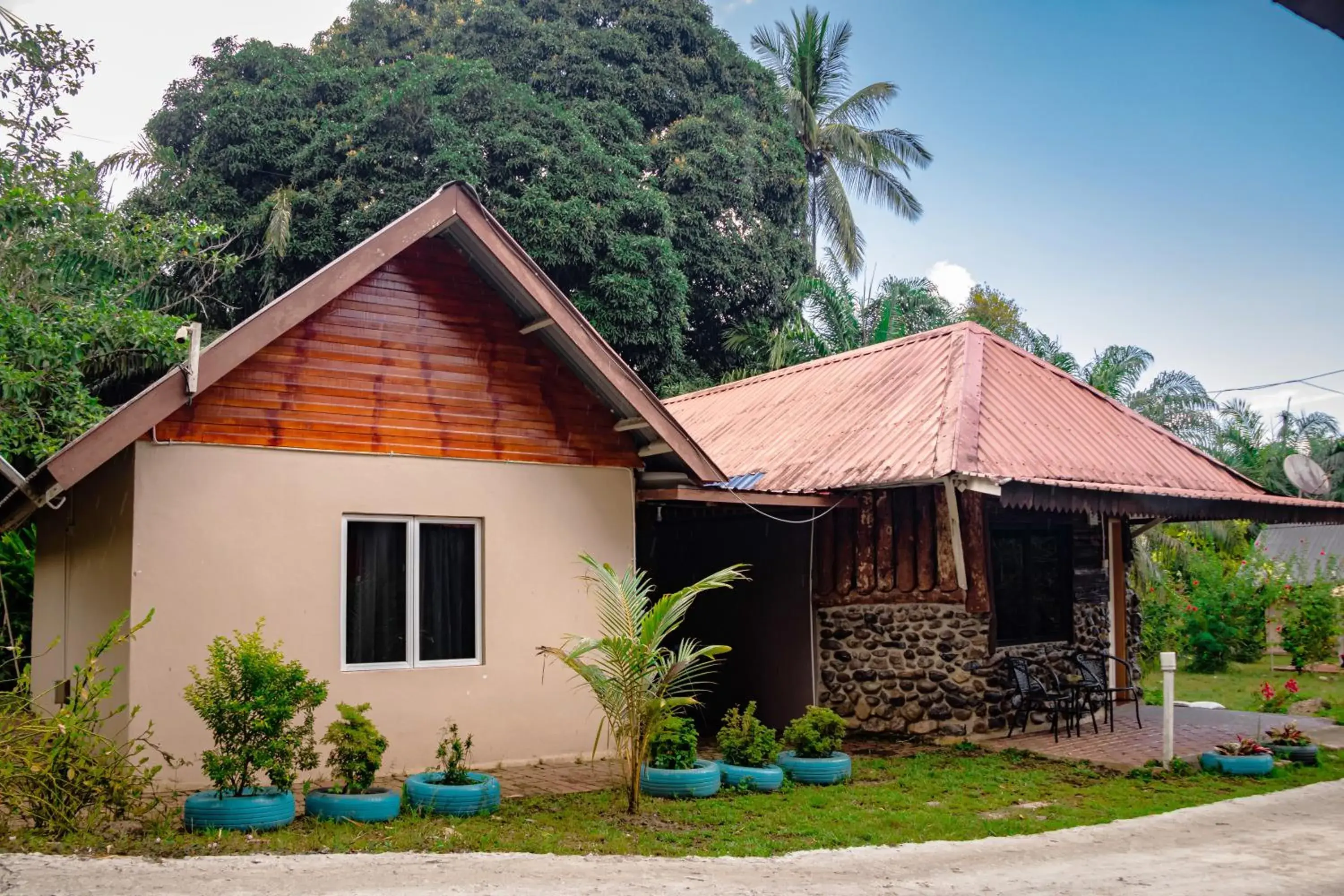 Property building in Timba Garden FREE TOWN AND JETTY TRANSPORT Property building in Timba Garden FREE TOWN AND JETTY TRANSPORT