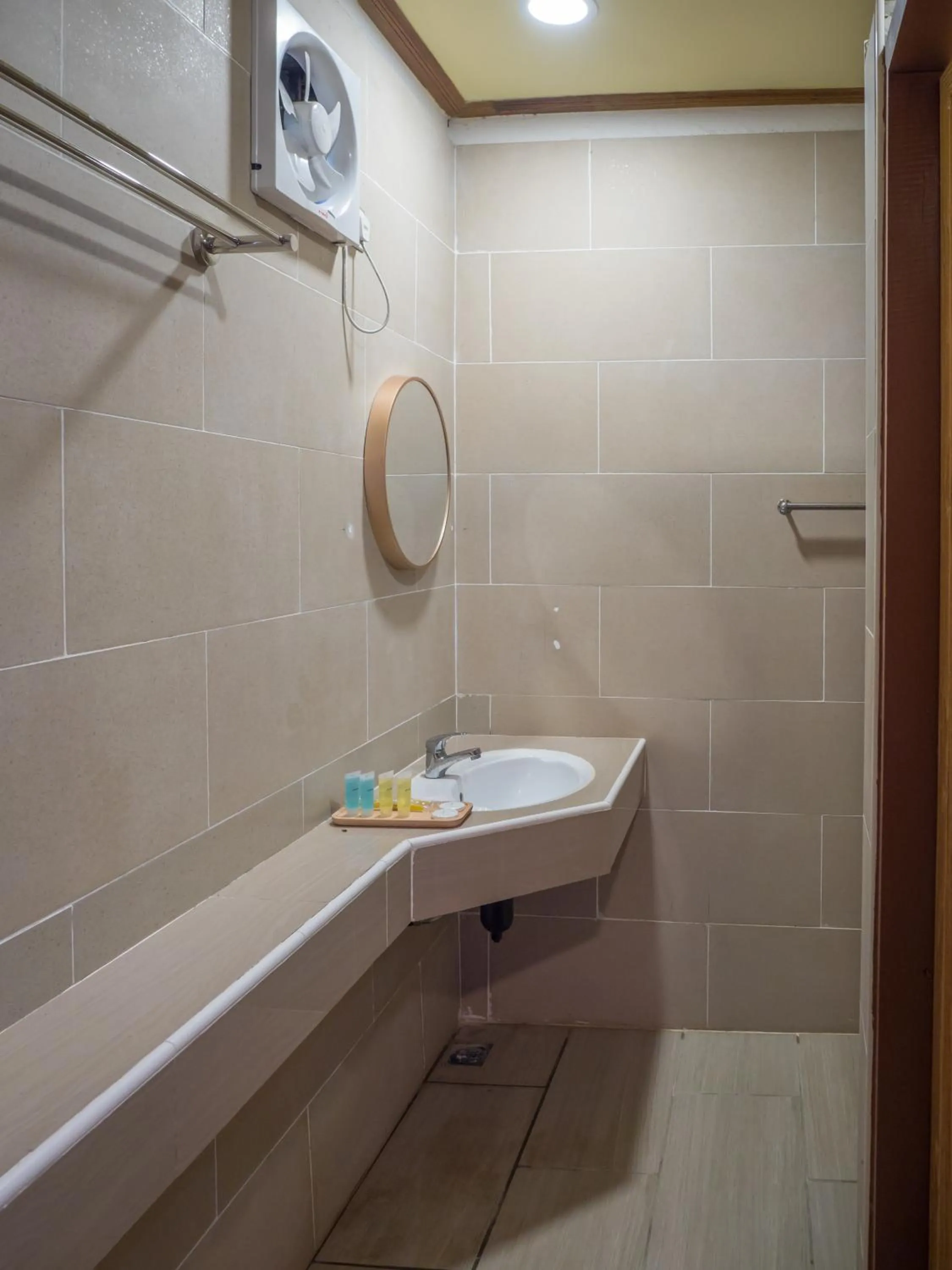 Bathroom in Timba Garden FREE TOWN AND JETTY TRANSPORT