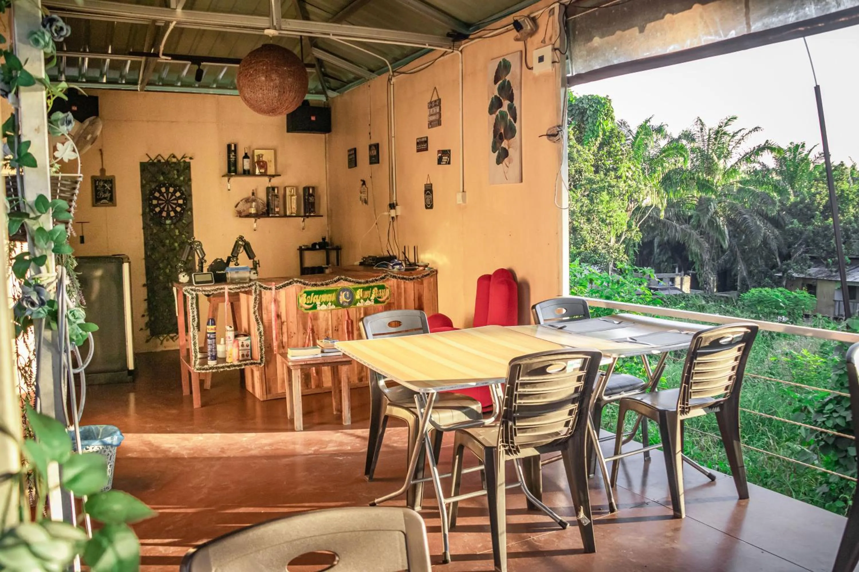 Restaurant/places to eat in Timba Garden FREE TOWN AND JETTY TRANSPORT