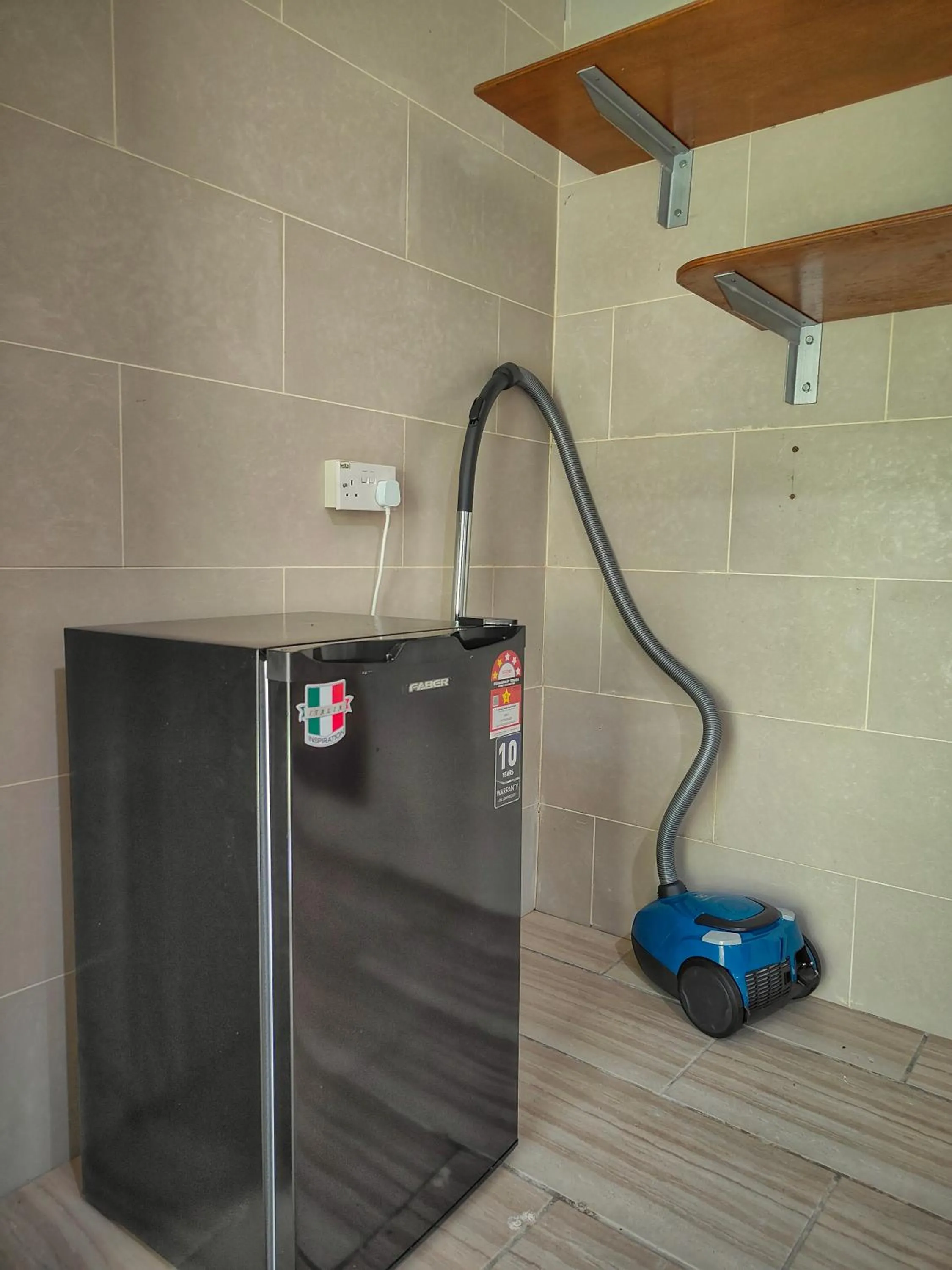 Kitchen or kitchenette in Timba Garden FREE TOWN AND JETTY TRANSPORT