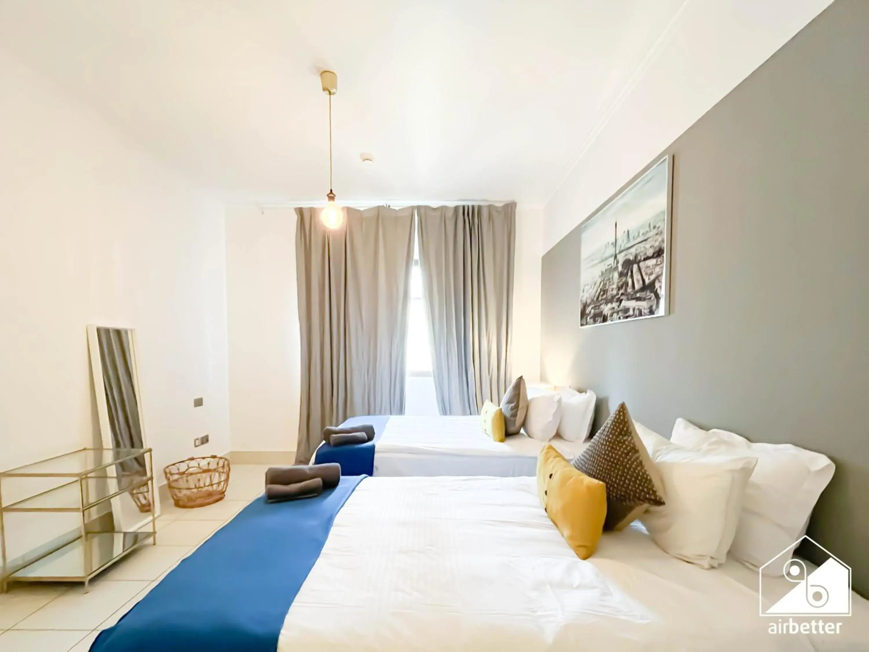 Bed in Luxury 2Bedroom in Dubai Old Town with Burj View Bed in Luxury 2Bedroom in Dubai Old Town with Burj View