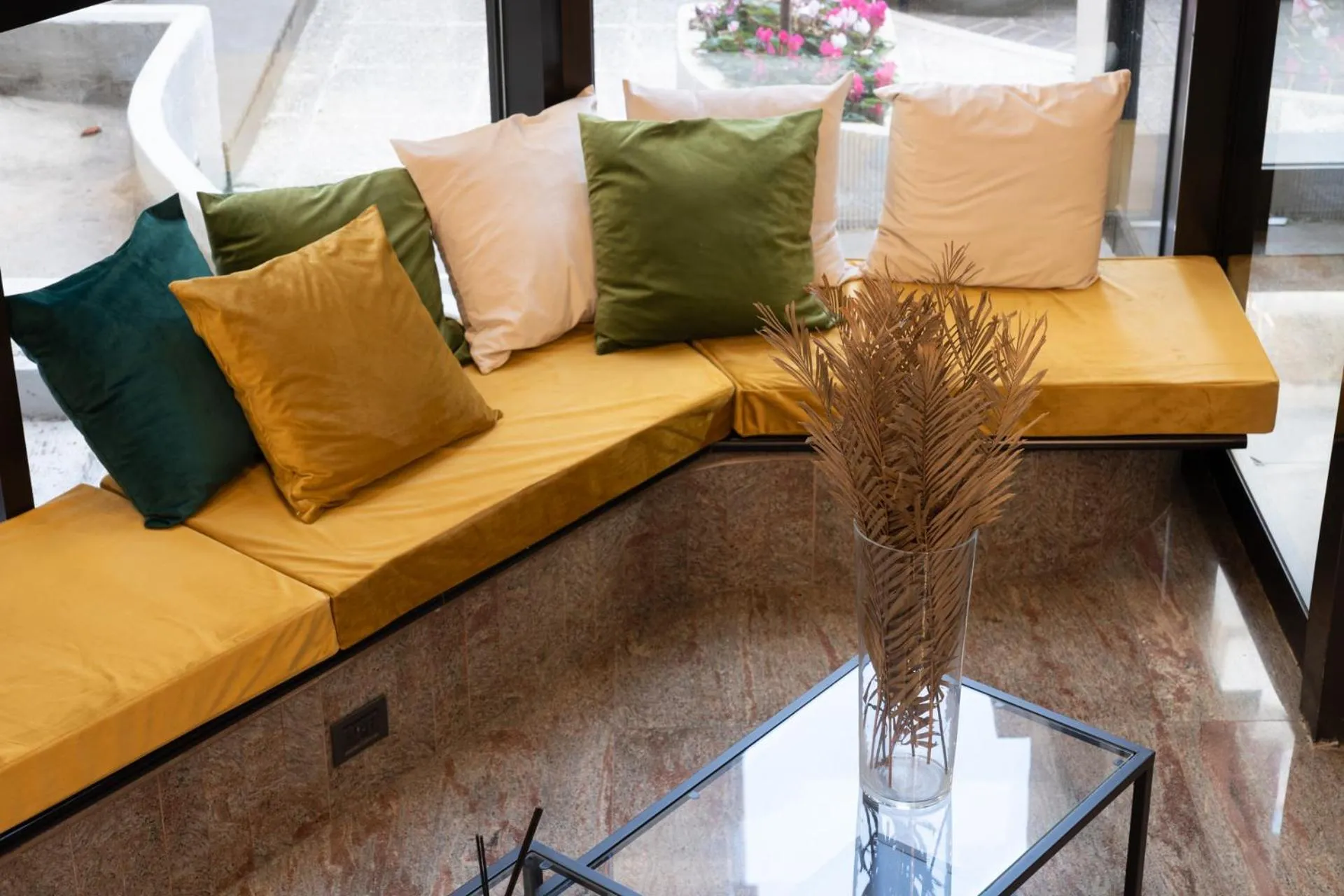 Living room in Cristal Palace Hotel