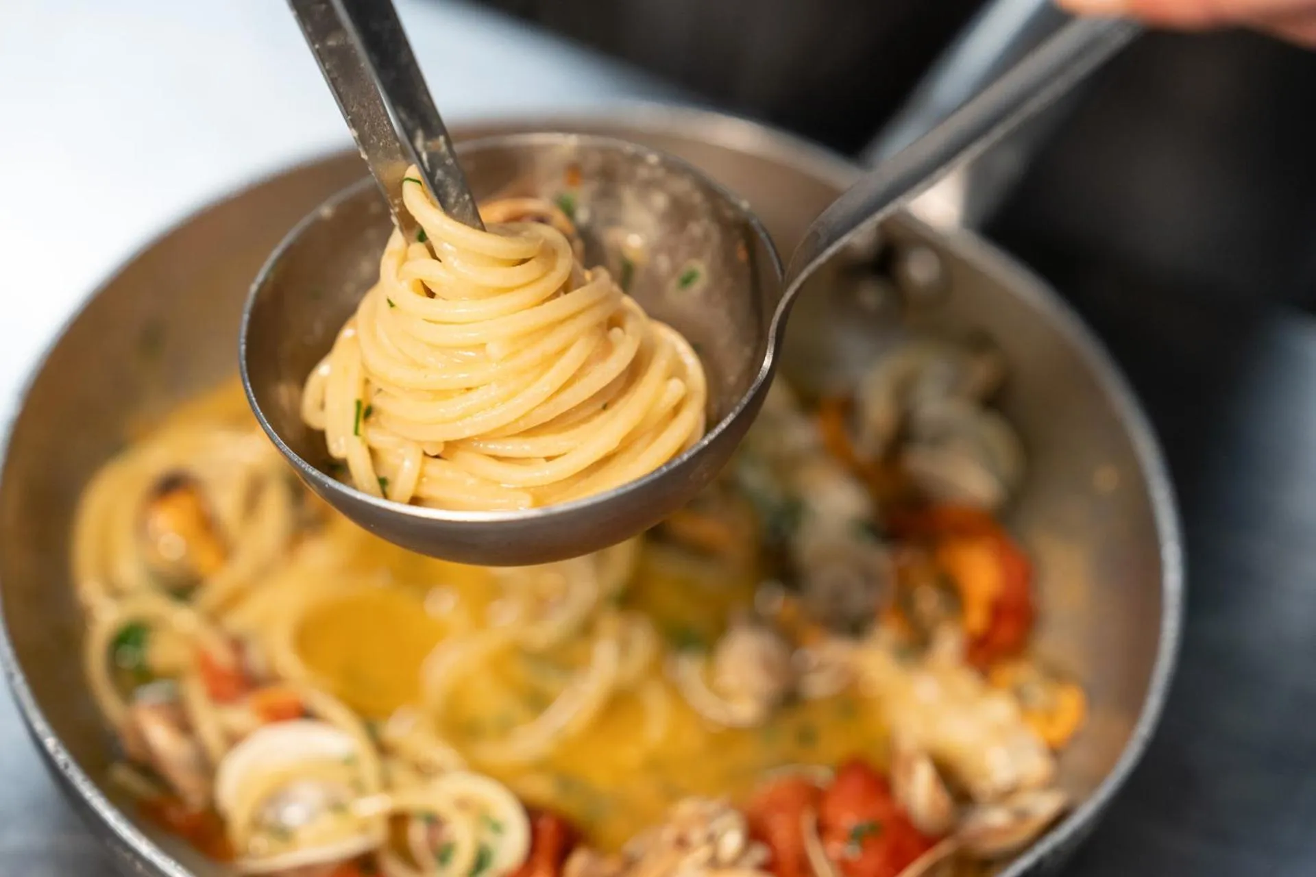 Restaurant/places to eat in Cristal Palace Hotel