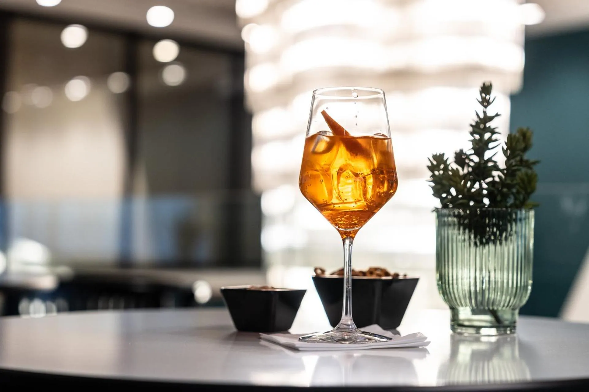 Restaurant/places to eat in Cristal Palace Hotel