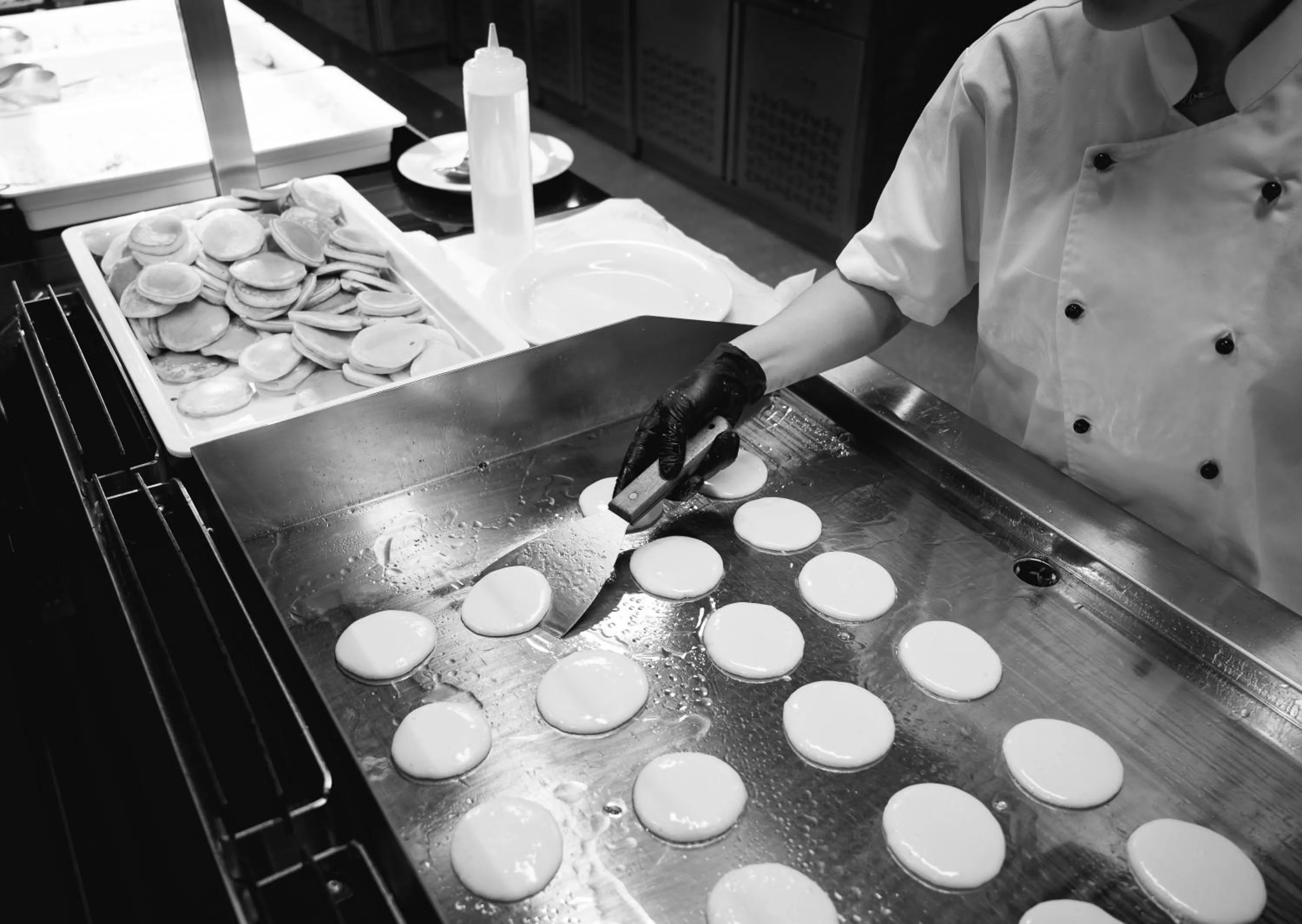 People in Residence Del Mar Emotion