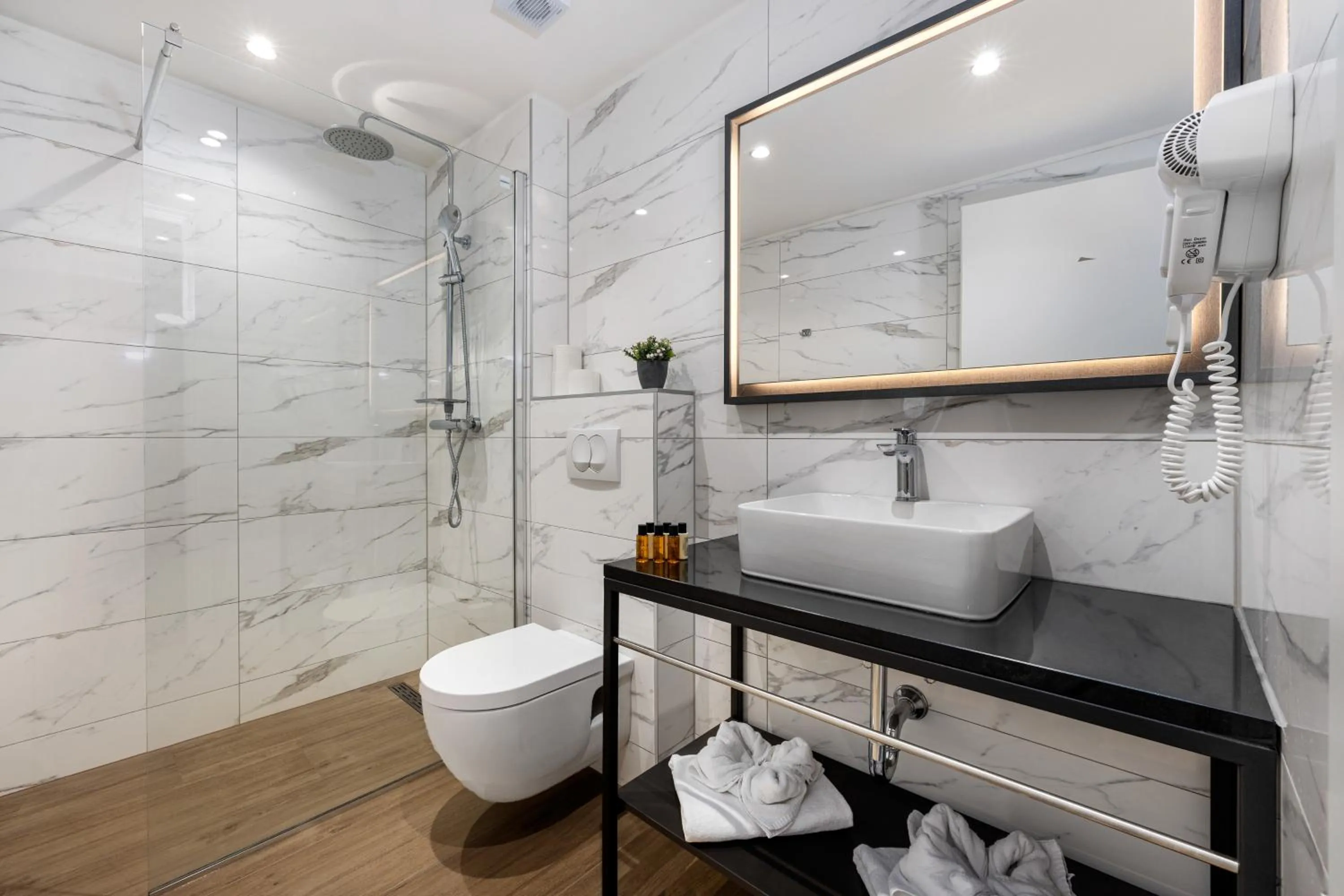 Shower in Residence Del Mar Emotion