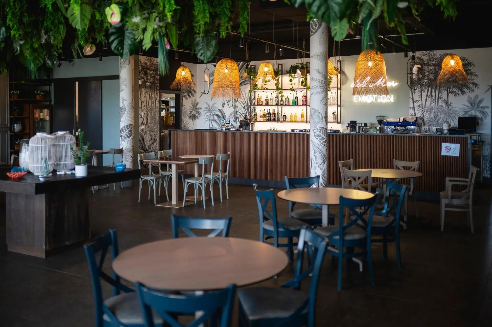 Restaurant/places to eat in Residence Del Mar Emotion