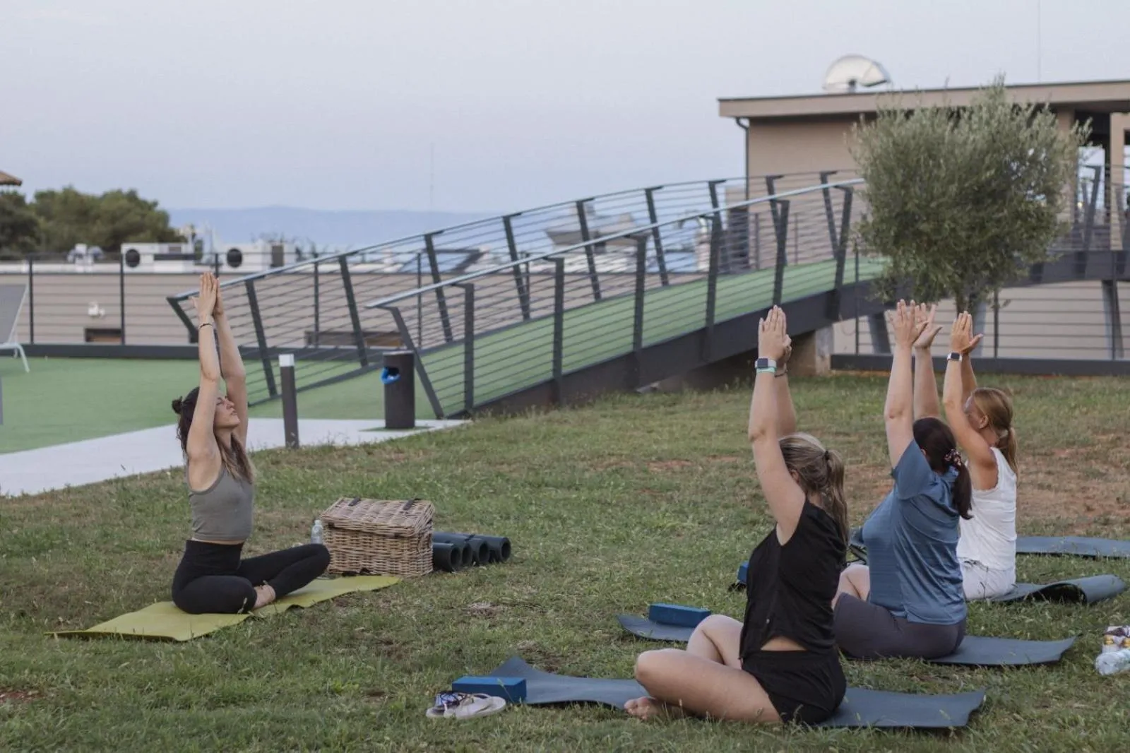 People in Residence Del Mar Emotion