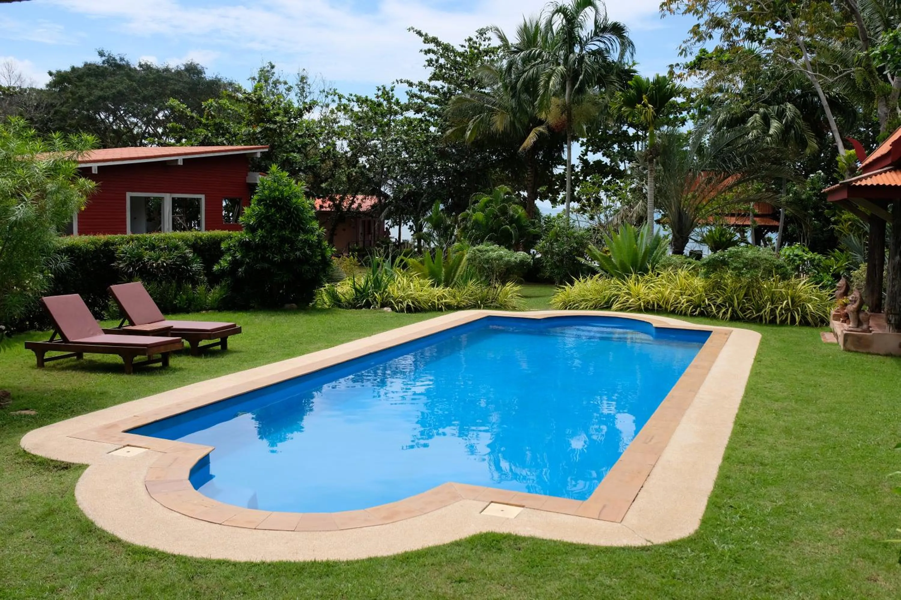 Swimming pool in Piman Pu