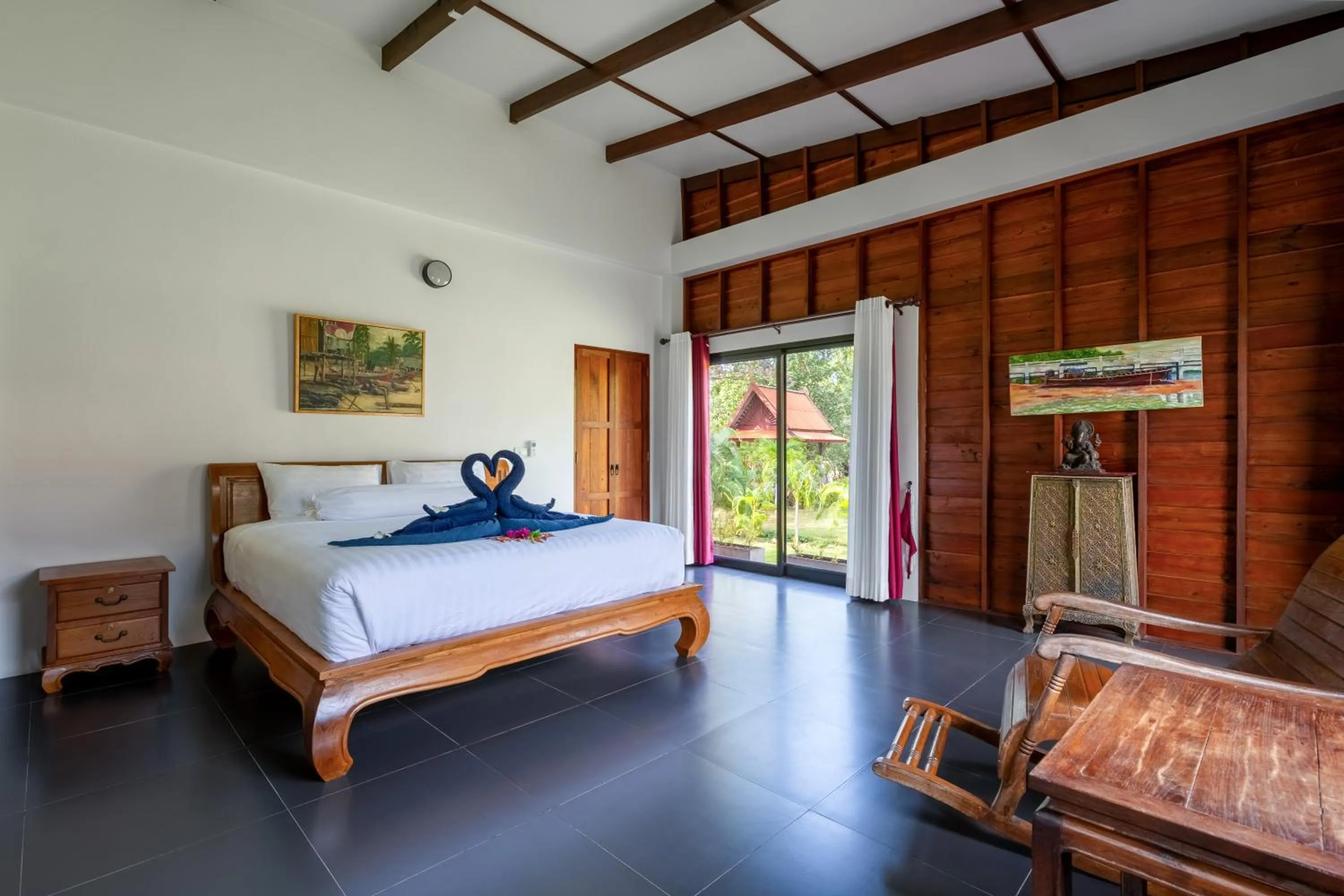 Bedroom, Bed in Piman Pu