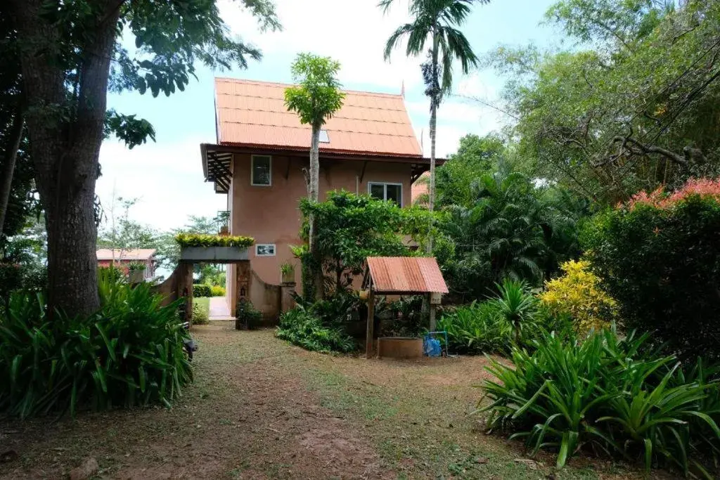 Property building in Piman Pu Property building in Piman Pu